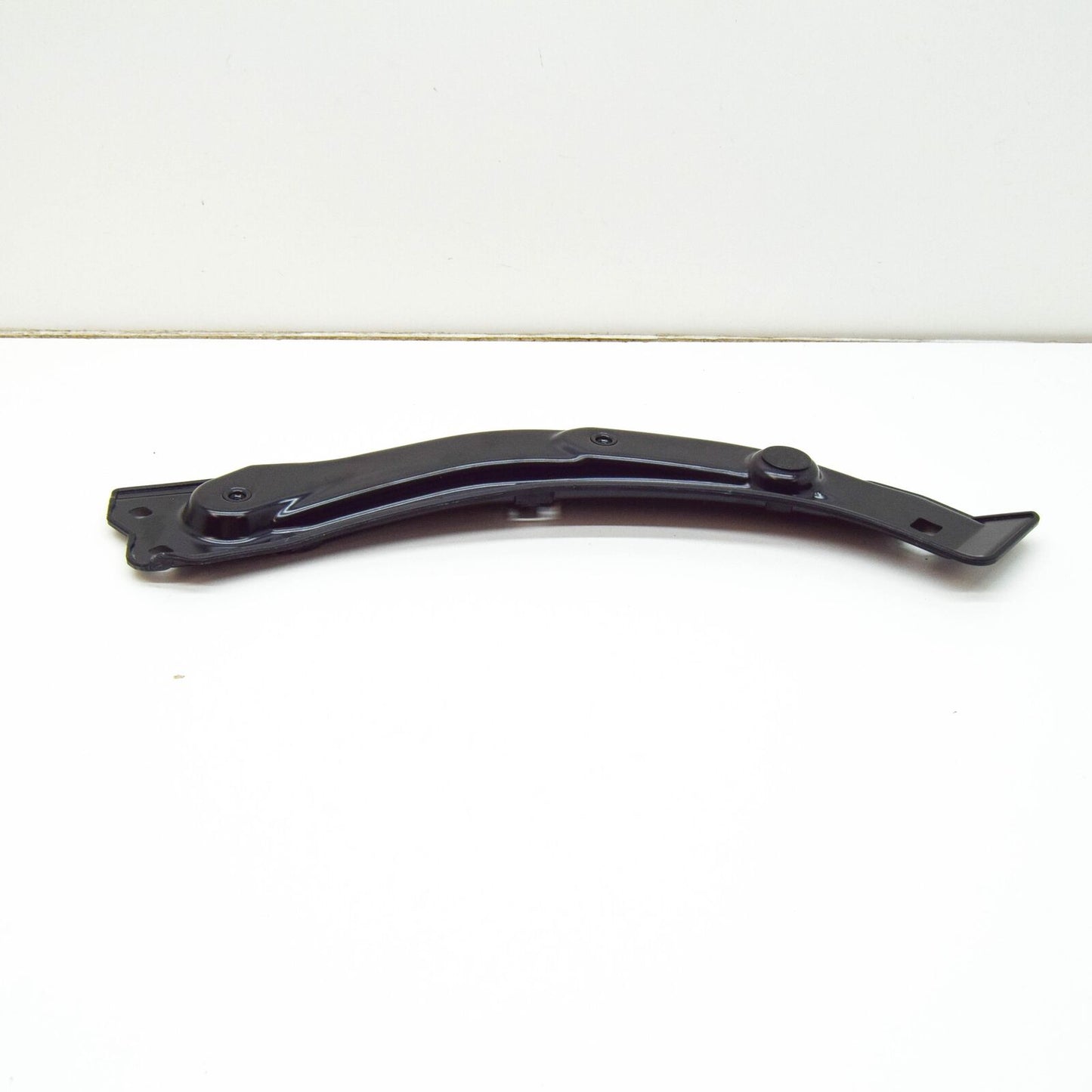 NEW AUDI Q3 8U RADIATOR RIGHT SUPPORT BRACKET 8U0805932 ORIGINAL