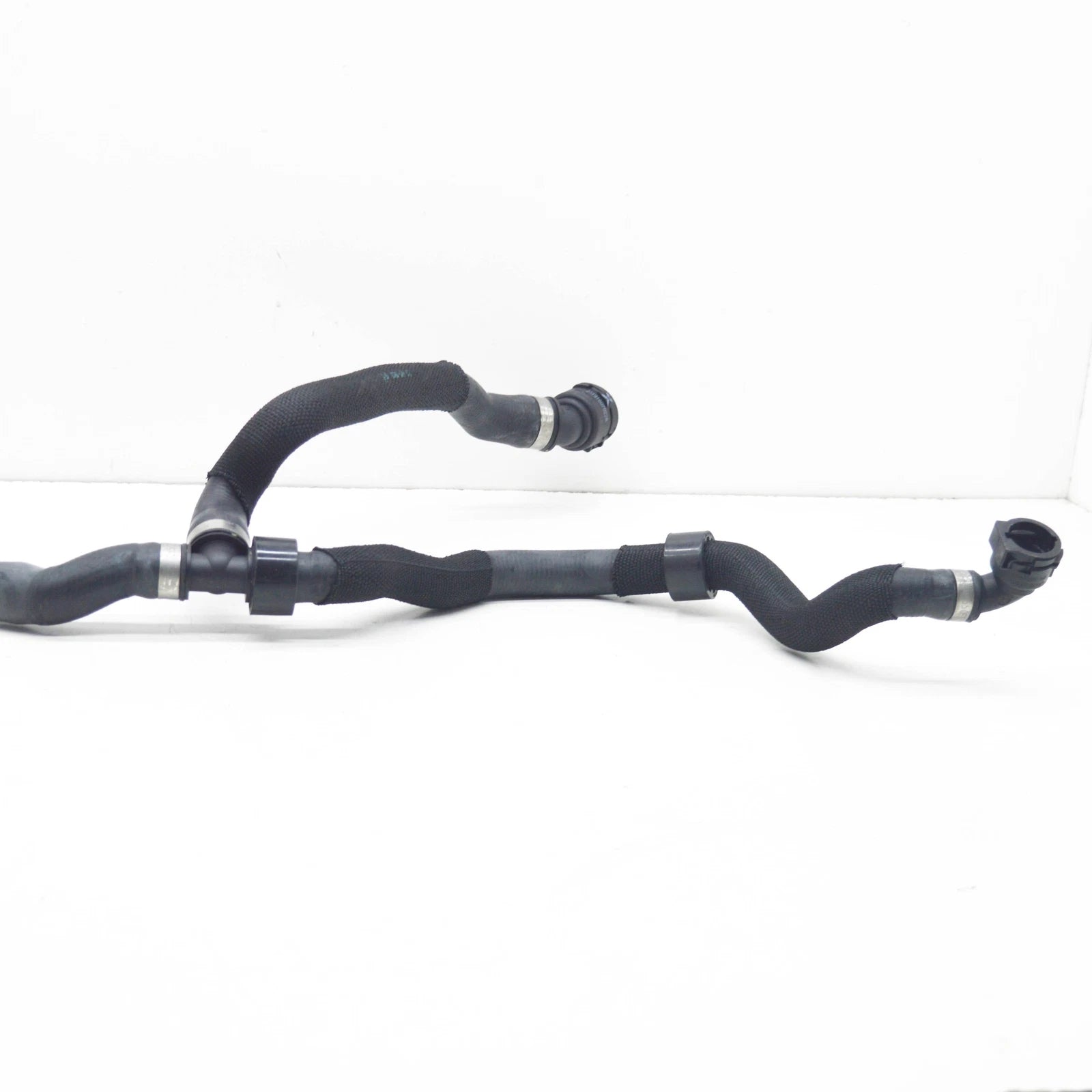 NEW BMW M5 F90 EXTERNAL RADIATOR COOLANT HOSE 17128747916 8747916 ORIGINAL