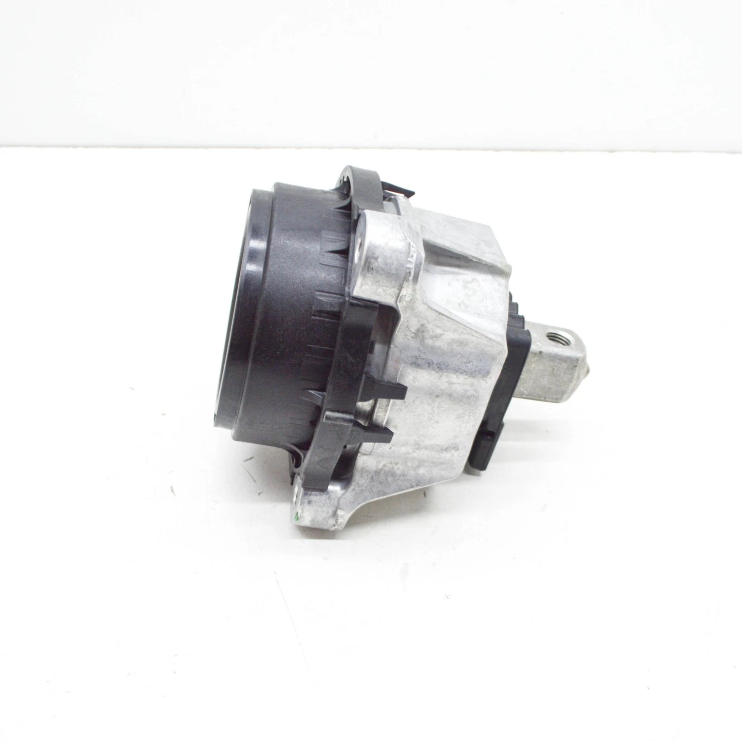 NEW BMW 5 G30 LEFT ENGINE MOUNT 22116860463 ORIGINAL