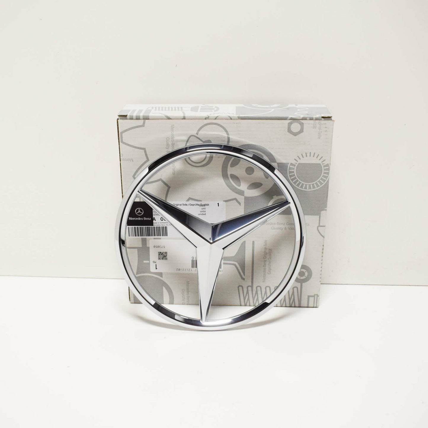 NEW MERCEDES-BENZ C-CLASS W205 RADIATOR GRILLE STAR EMBLEM A0008171016 ORIGINAL