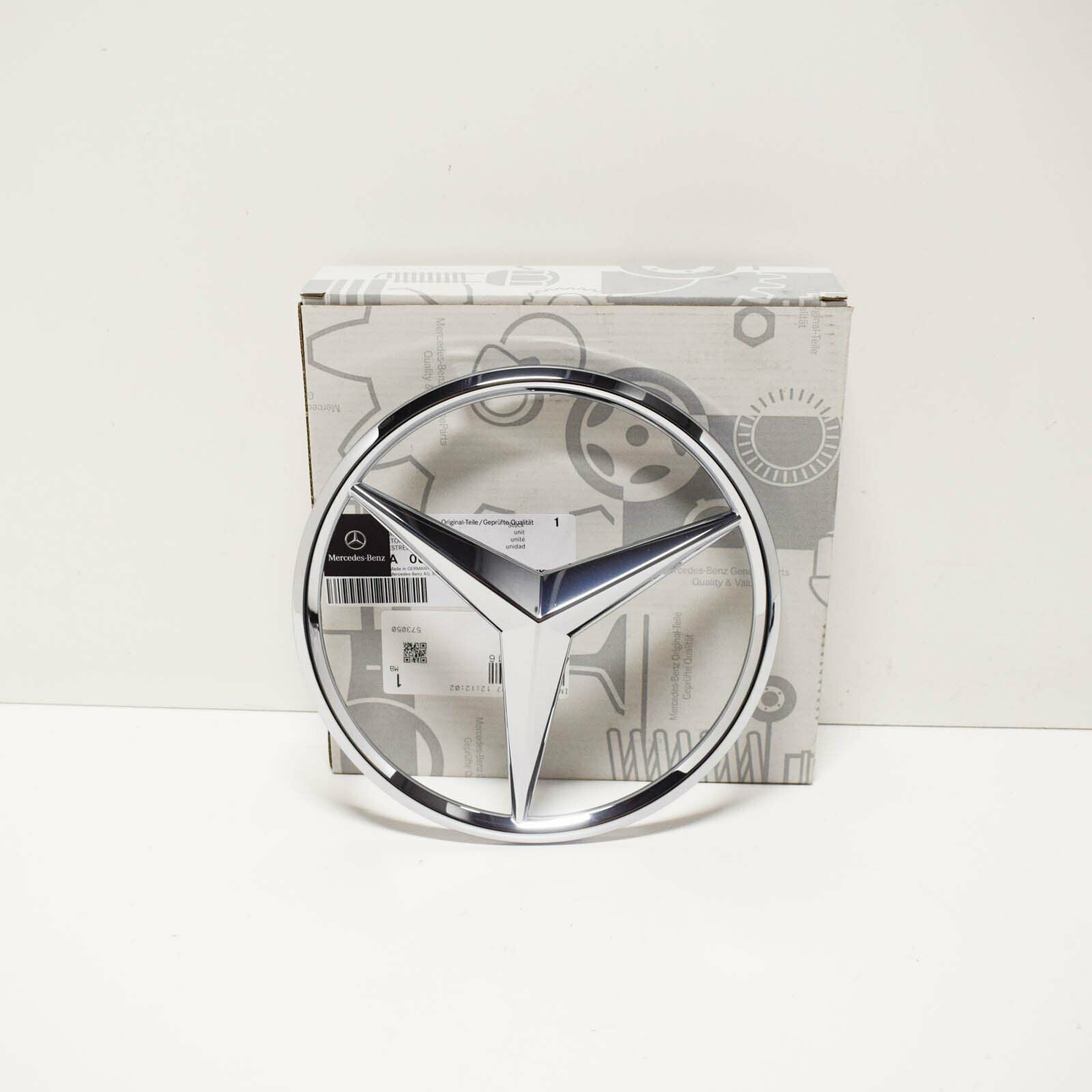 NEW MERCEDES-BENZ C-CLASS W205 RADIATOR GRILLE STAR EMBLEM A0008171016 ORIGINAL