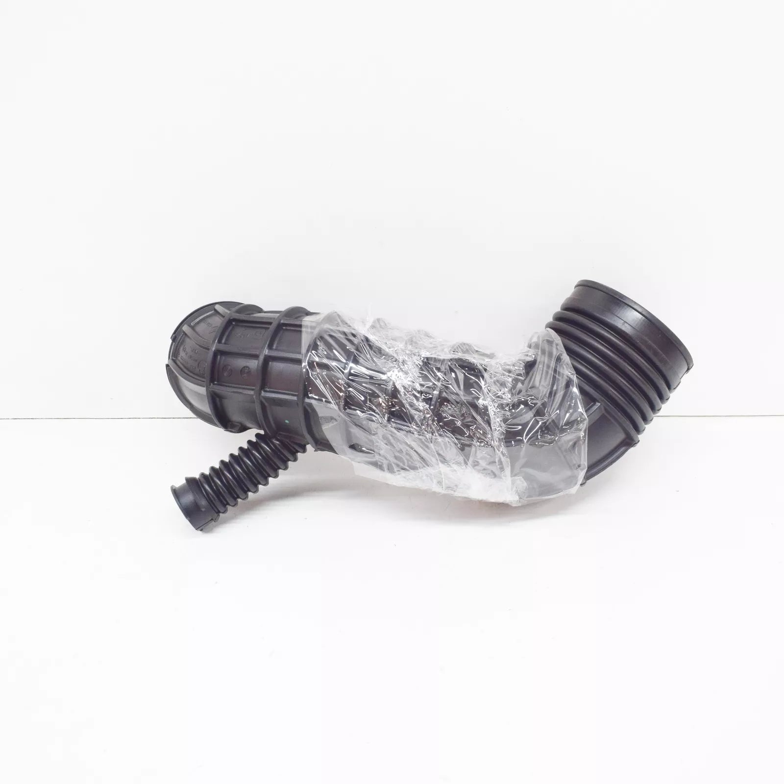 NEW BMW X3 E83 3.0I 168KW AIR INTAKE RUBBER HOSE 13543412292 ORIGINAL