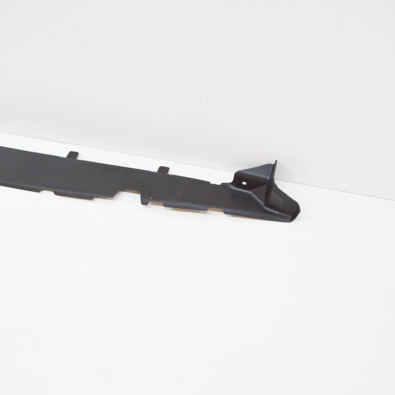 NEW AUDI RS Q3 8U RADIATOR AIR GUIDE 8U0121329B