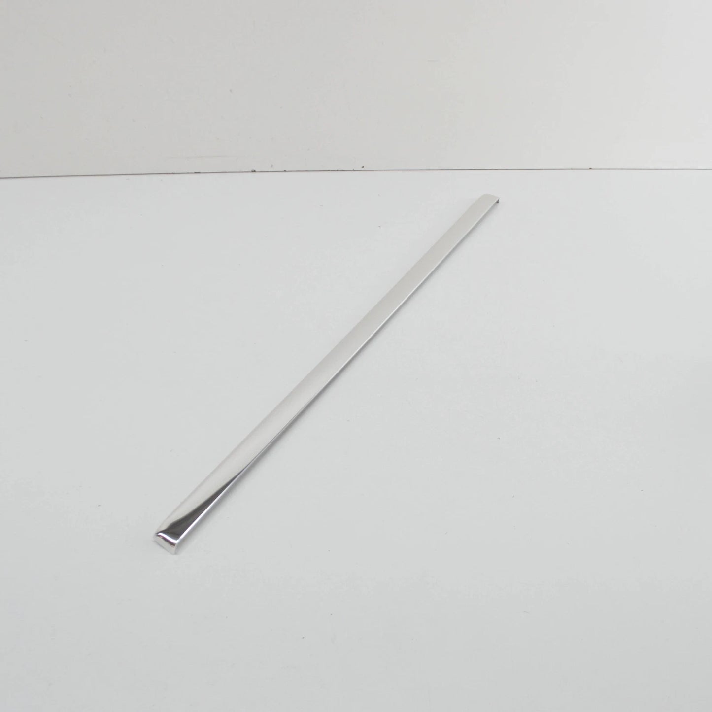 NEW BMW 3 CONVERTIBLE E30 REAR RIGHT WINDOW OUTER MOLDING 51361924758 ORIGINAL