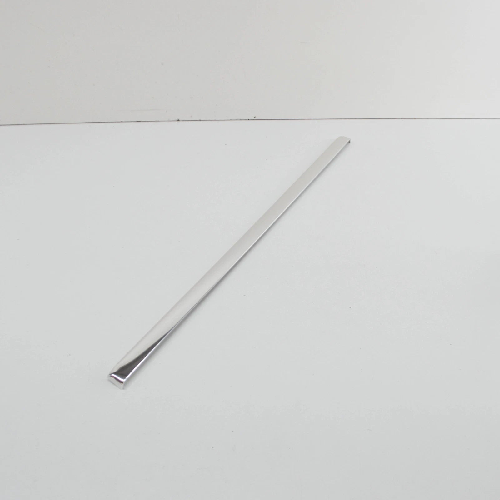 NEW BMW 3 CONVERTIBLE E30 REAR RIGHT WINDOW OUTER MOLDING 51361924758 ORIGINAL