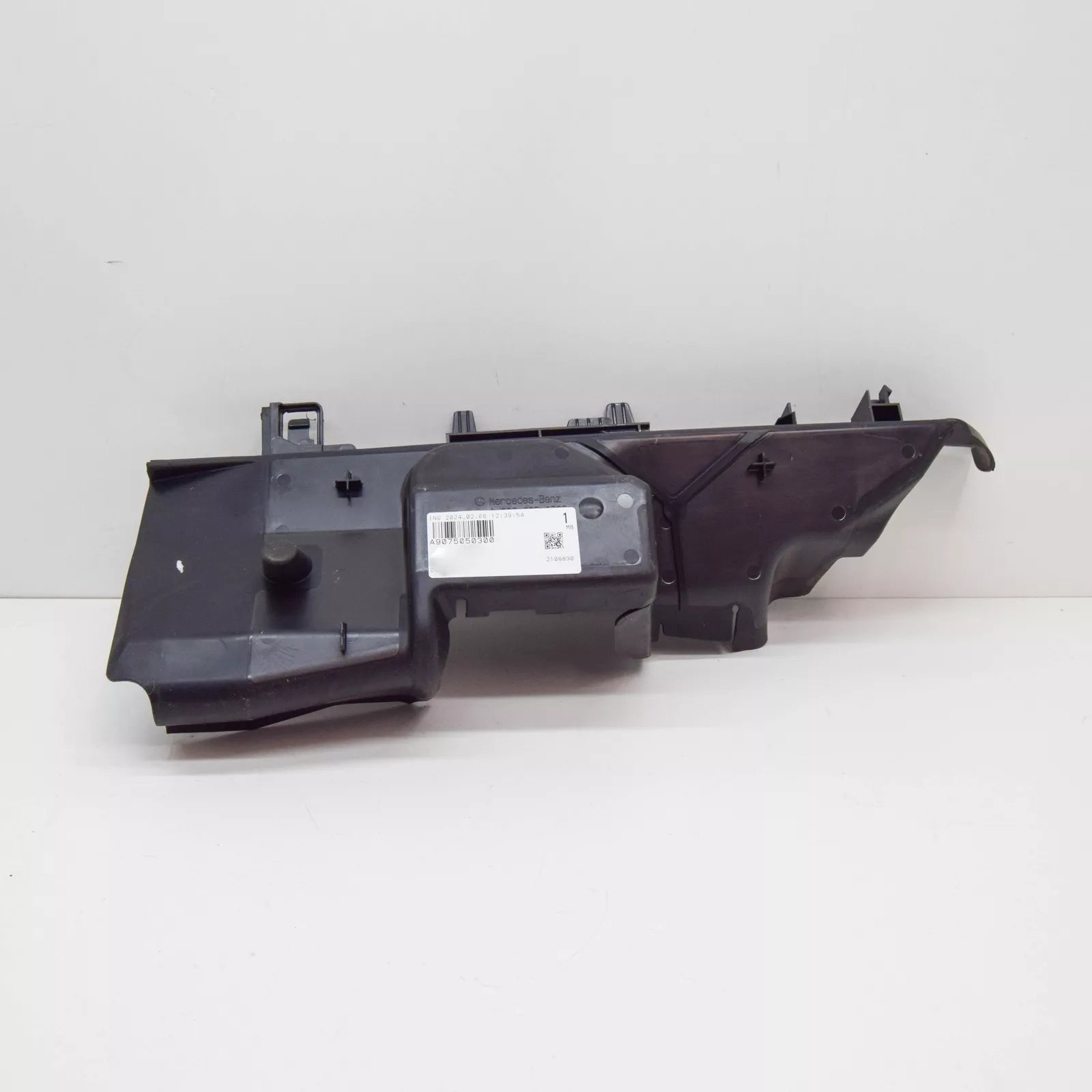 NEW MB SPRINTER W907 W910 LEFT RADIATOR AIR DEFLECTOR A9075050300 ORIGINAL
