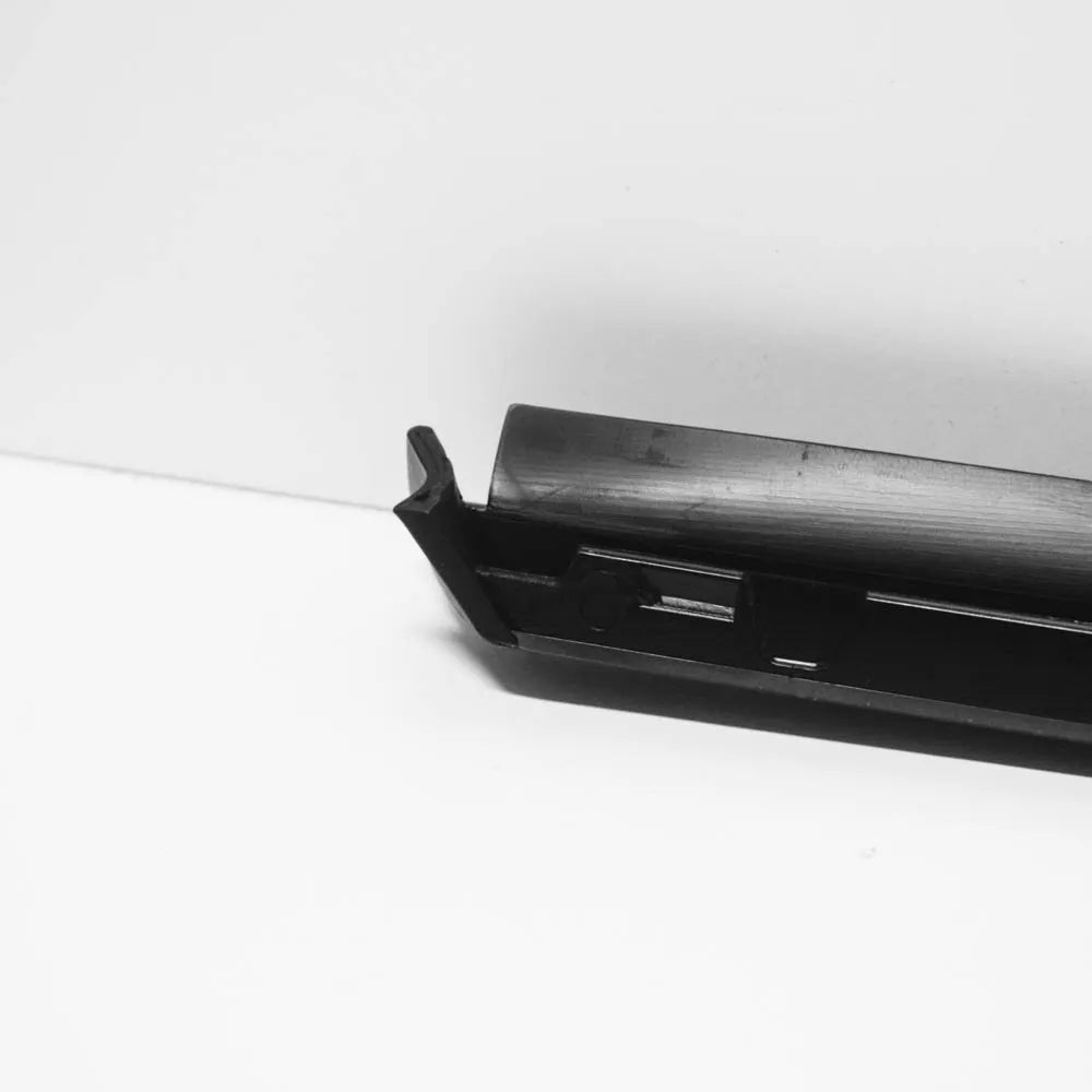 NEW AUDI A3 8V FRONT WINDSCREEN RIGHT DEFLECTOR STRIP 8V5854328A9B9 ORIGINAL