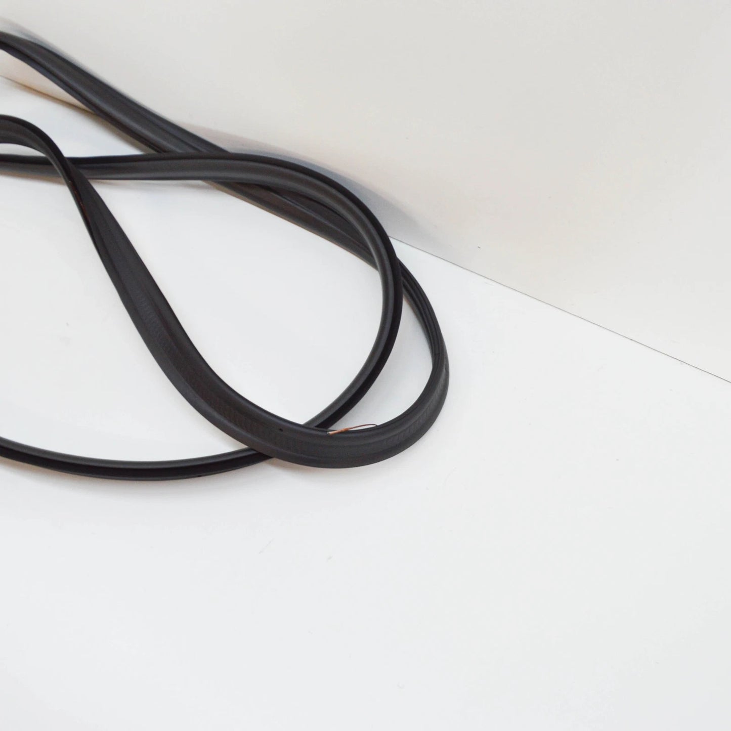 NEW MERCEDES-BENZ GLK X204 REAR PANEL DOOR SEAL A2047400478 ORIGINAL