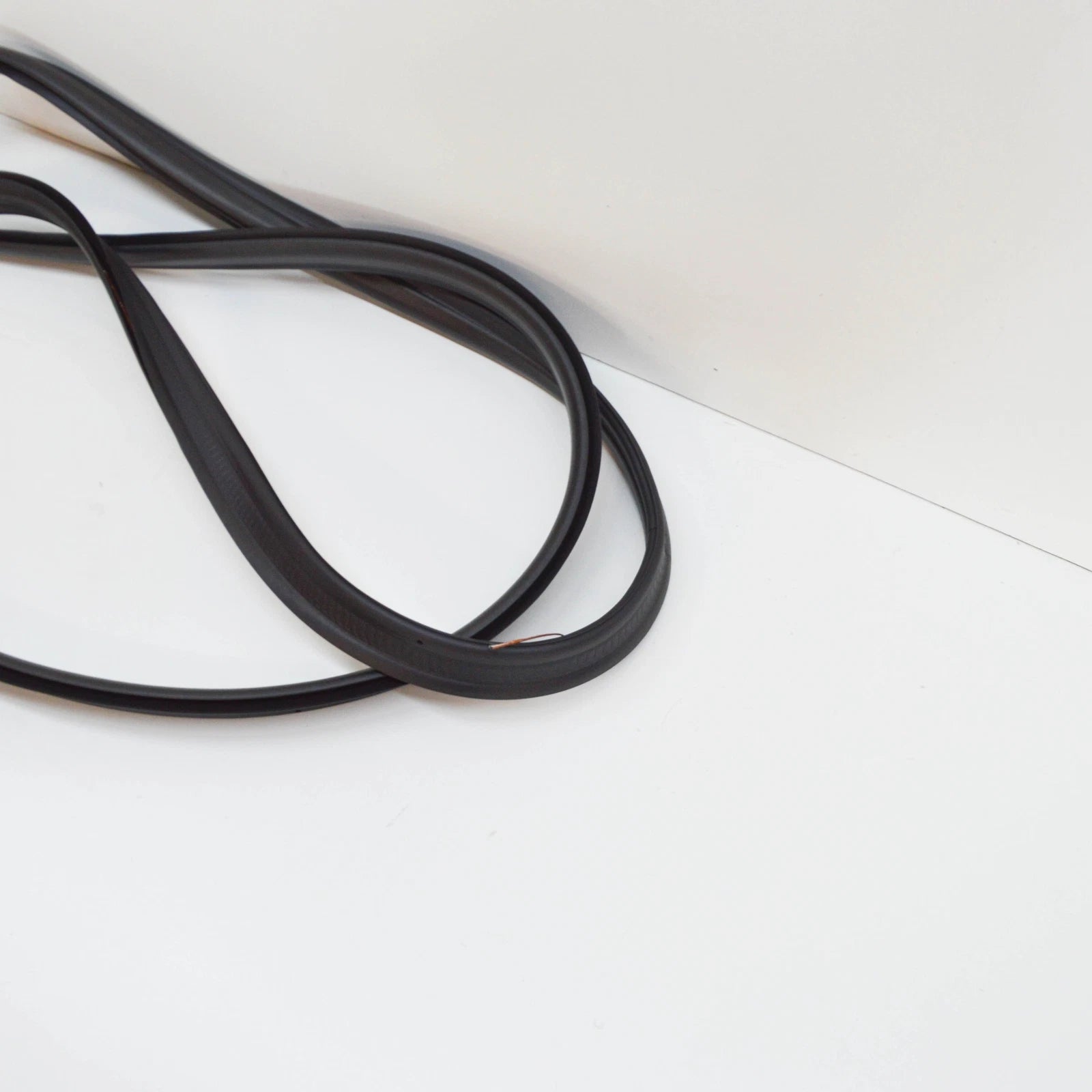 NEW MERCEDES-BENZ GLK X204 REAR PANEL DOOR SEAL A2047400478 ORIGINAL