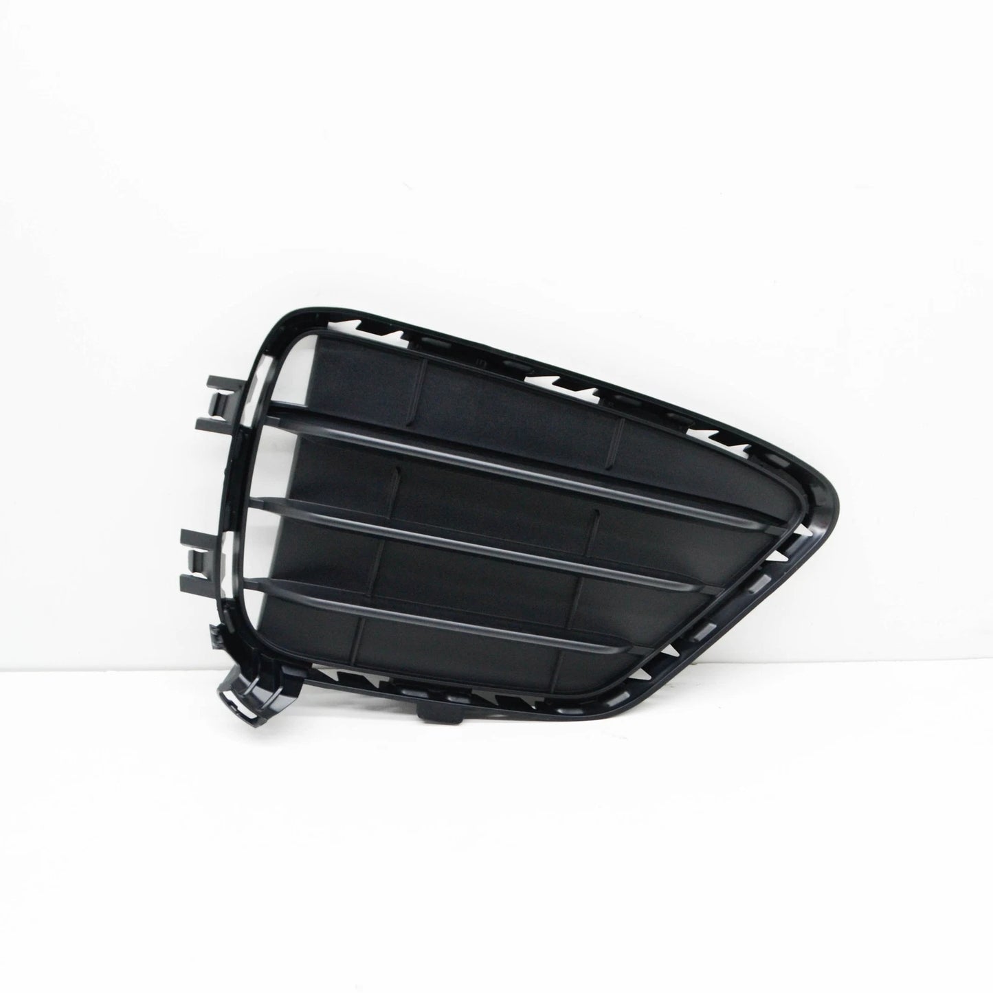 NEW BMW X4 F26 FRONT BUMPER RIGHT CLOSED GRILLE 51117338512 7338512 ORIGINAL