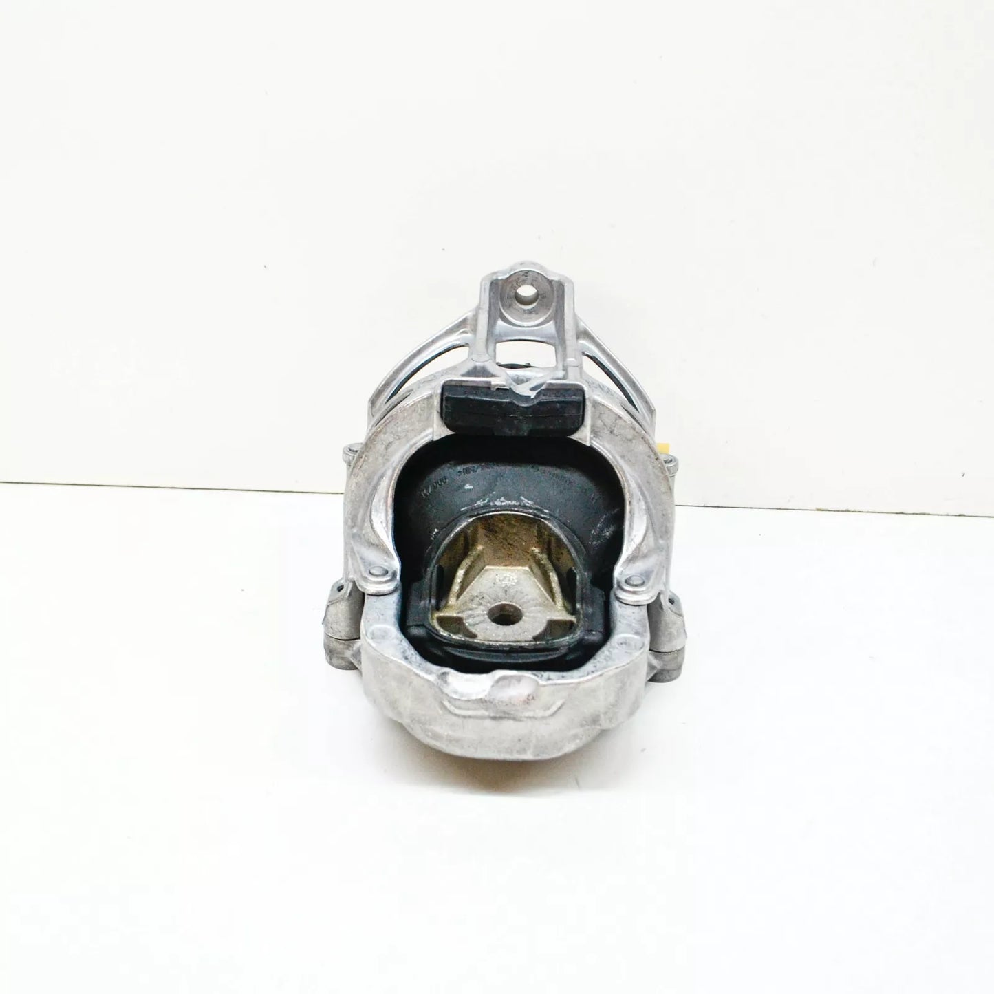 NEW AUDI A6 C8 RIGHT SIDE ENGINE MOUNT 4M0199372FQ ORIGINAL