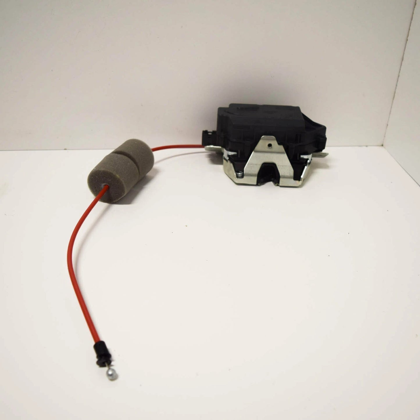 NEW MERCEDES BENZ M W164 REAR TAILGATE BOOT LID LOCK A1647400500 ORIGINAL