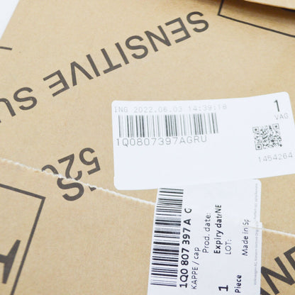 NEW VOLKSWAGEN EOS REAR BUMPER COVER CAP 1Q0807397AGRU ORIGINAL