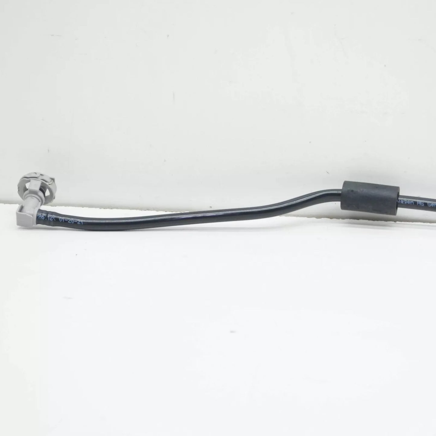 NEW AUDI Q7 4M ENGINE COOLANT OVERFLOW HOSE 4M0121081CN