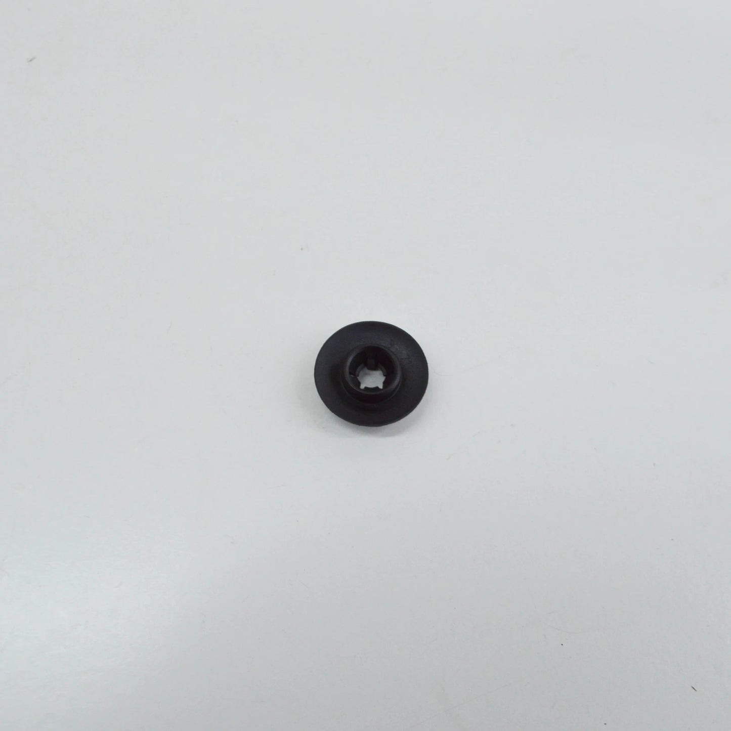 NEW BMW 5 E60 GRILL EXTERIOR TRIM CLIP 51717110861 7110861 ORIGINAL