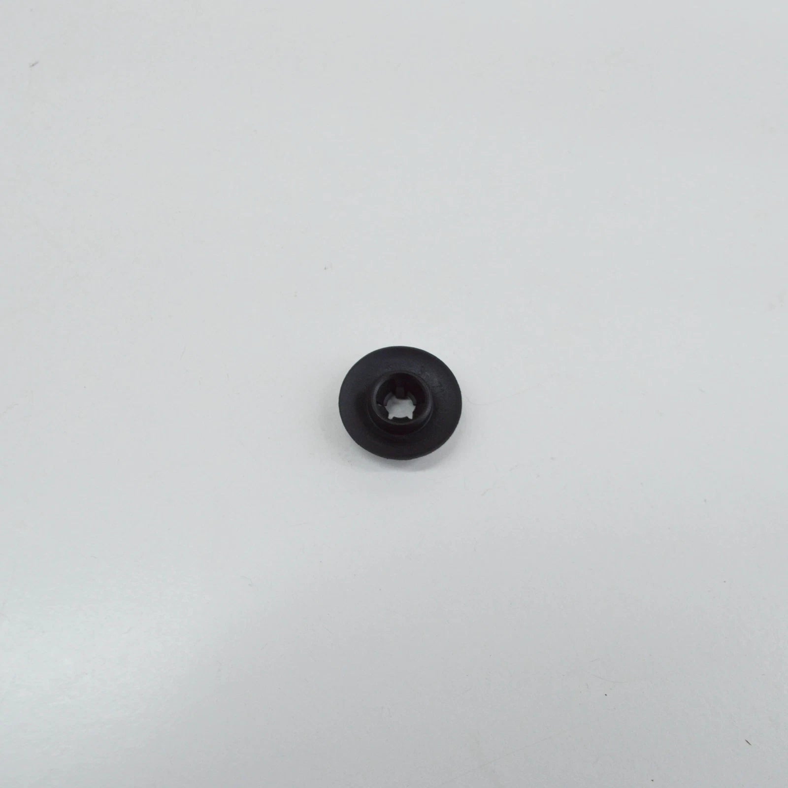 NEW BMW 5 E60 GRILL EXTERIOR TRIM CLIP 51717110861 7110861 ORIGINAL