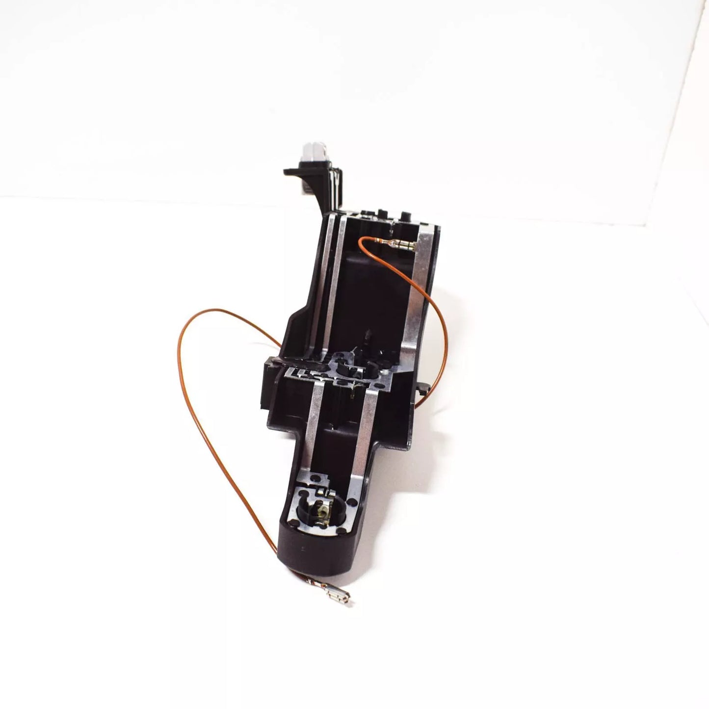 NEW BMW Z4 E86 CIGARETTE LIGHTER SOCKET 61346977682 ORIGINAL