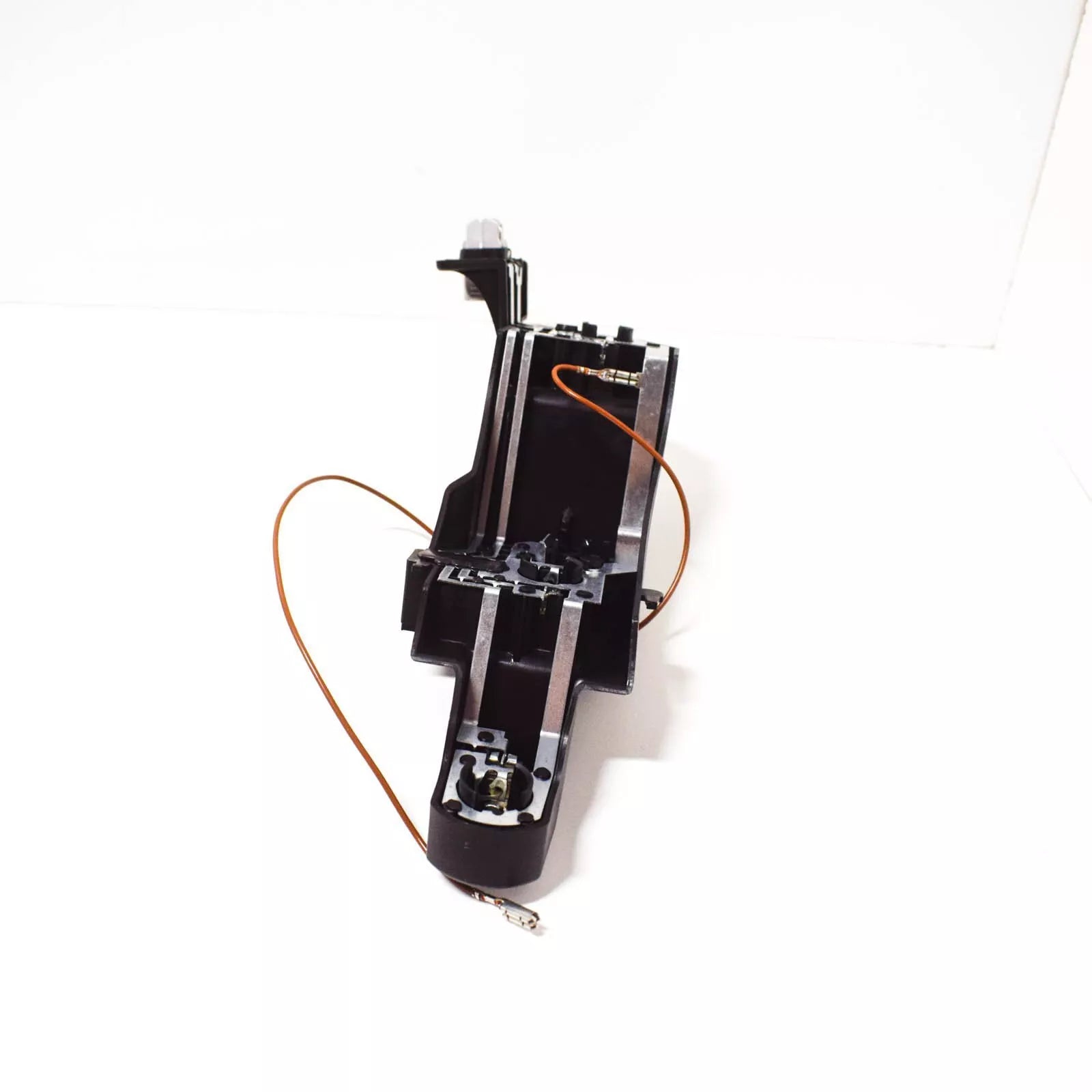 NEW BMW Z4 E86 CIGARETTE LIGHTER SOCKET 61346977682 ORIGINAL