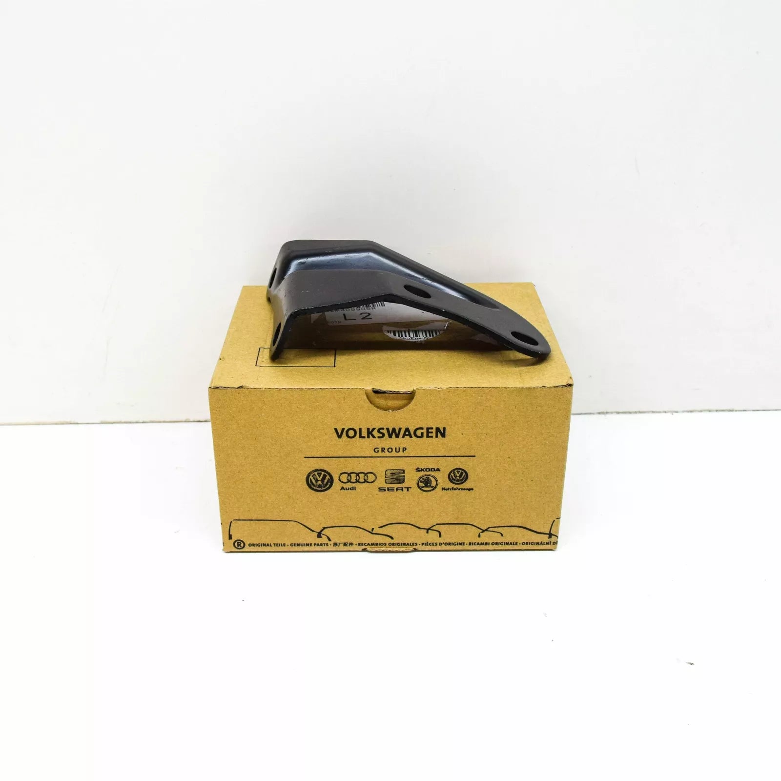 NEW AUDI A3 8P TRANSMISSION CARRIER BRACKET 02M409905R