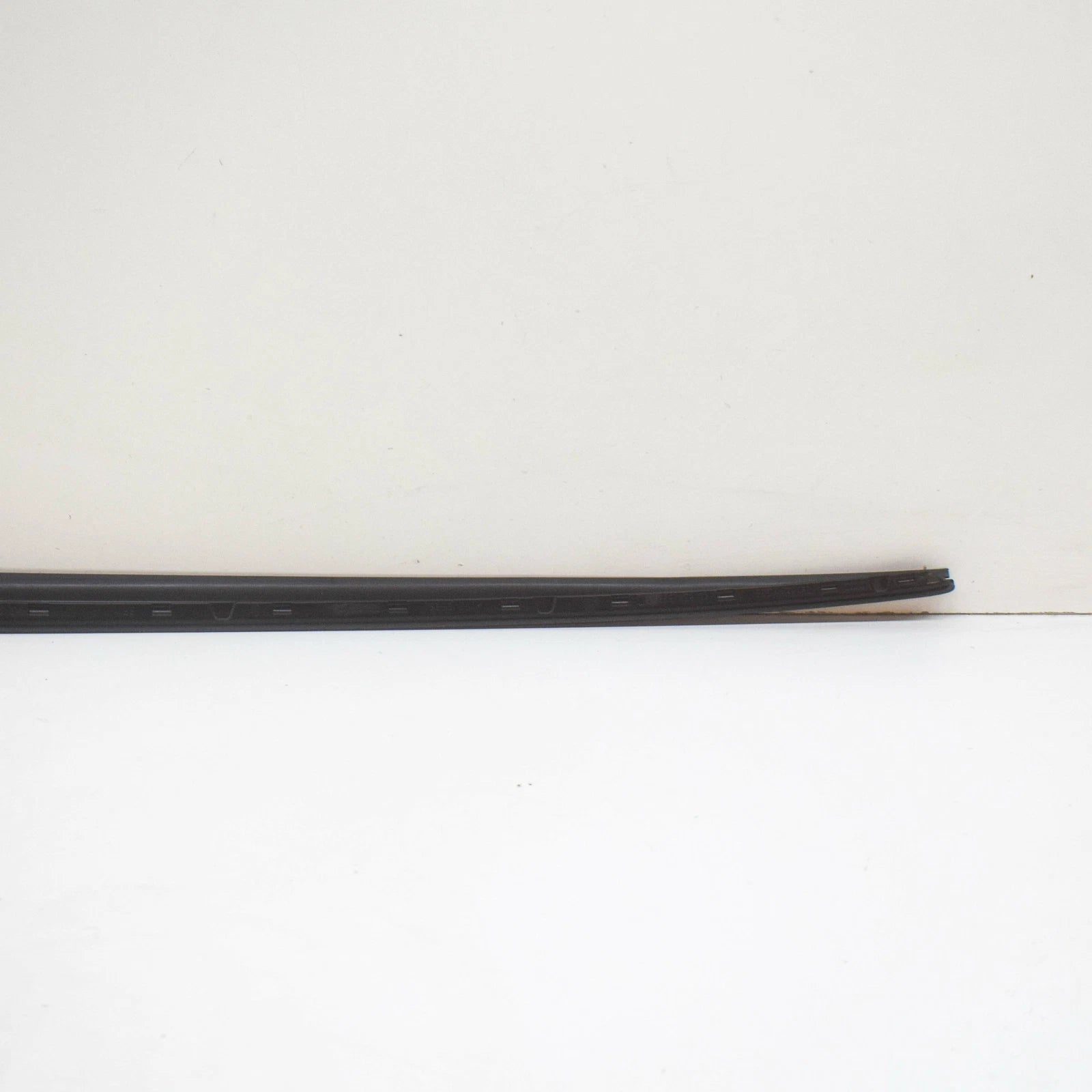 NEW AUDI A6 S6 C8 FRONT WINDSHIELD RIGHT VERTICAL TRIM 4K08543283FZ ORIGINAL