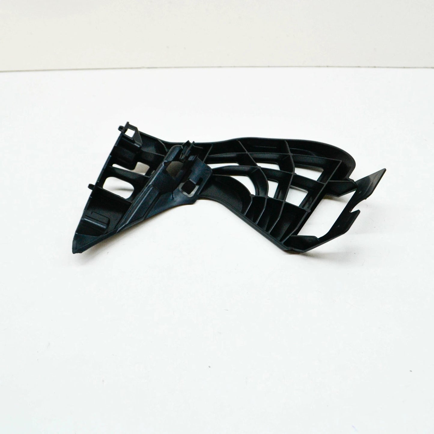 NEW BMW 5 G30 FRONT LEFT FOG LIGHT SUPPORT 7385345 51117385345 ORIGINAL