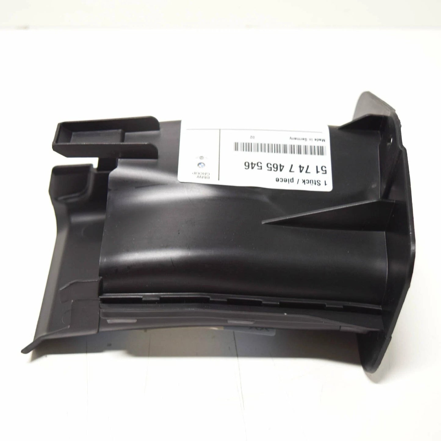 NEW BMW 8 G15 RIGHT AIR INTAKE BRAKE TUBE DUCT 51747465546 ORIGINAL