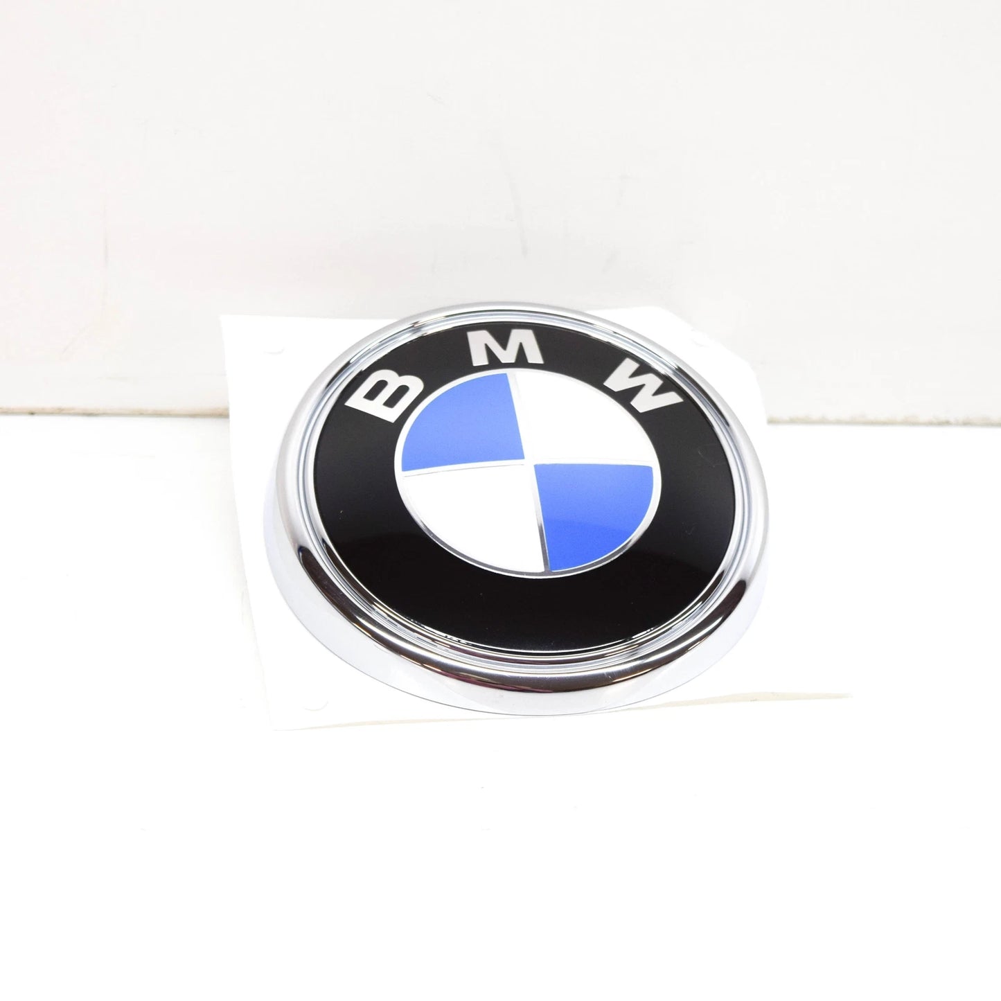 NEW BMW E83 SUV TRUNK LID BMW EMBLEM BADGE LOGO SIGN 3401005 51143401005