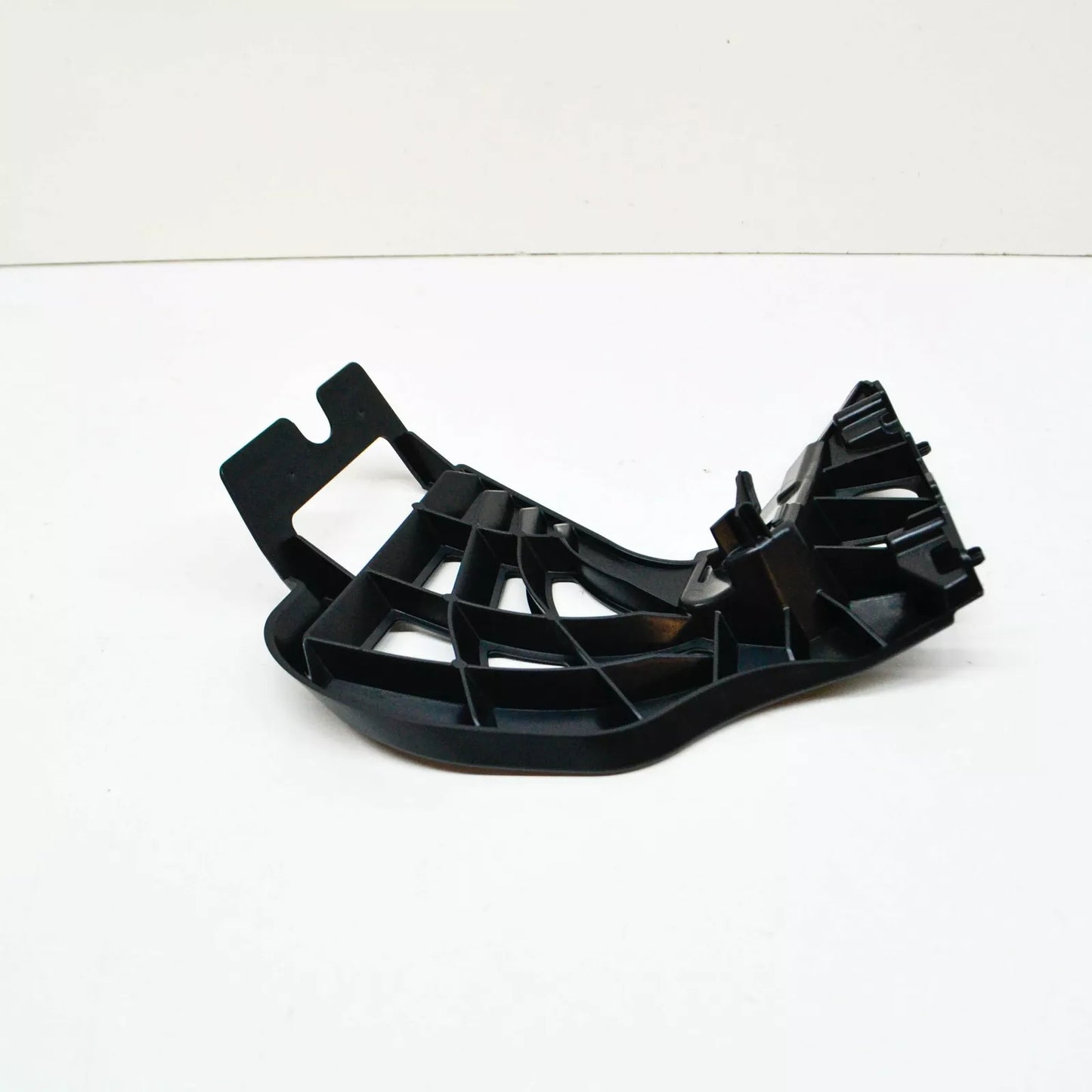 NEW BMW 5 G30 FRONT LEFT FOG LIGHT SUPPORT 7385345 51117385345 ORIGINAL