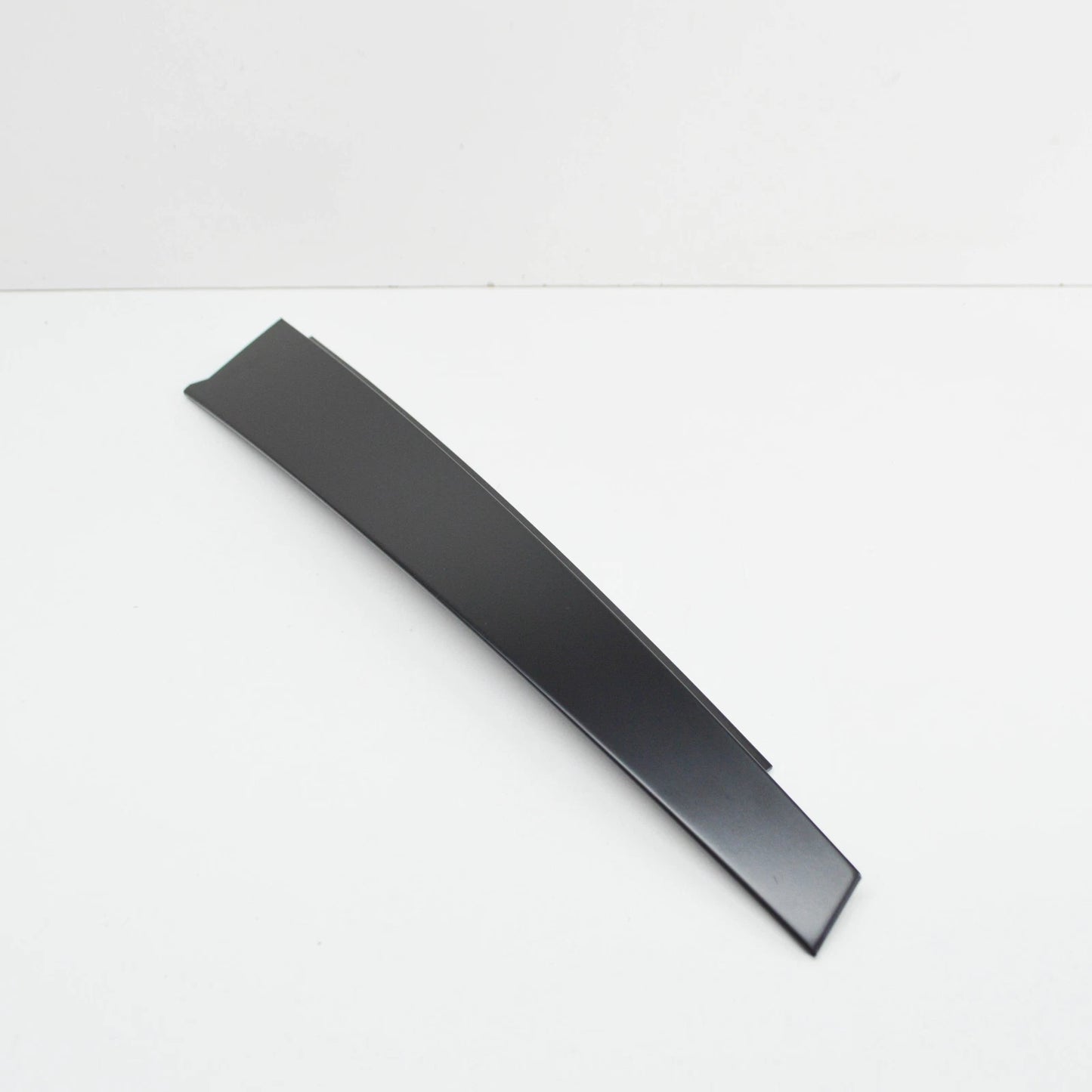 NEW BMW 5 E39 FRONT LEFT COLUMN B MOLDING 51328159871 8159871 ORIGINAL