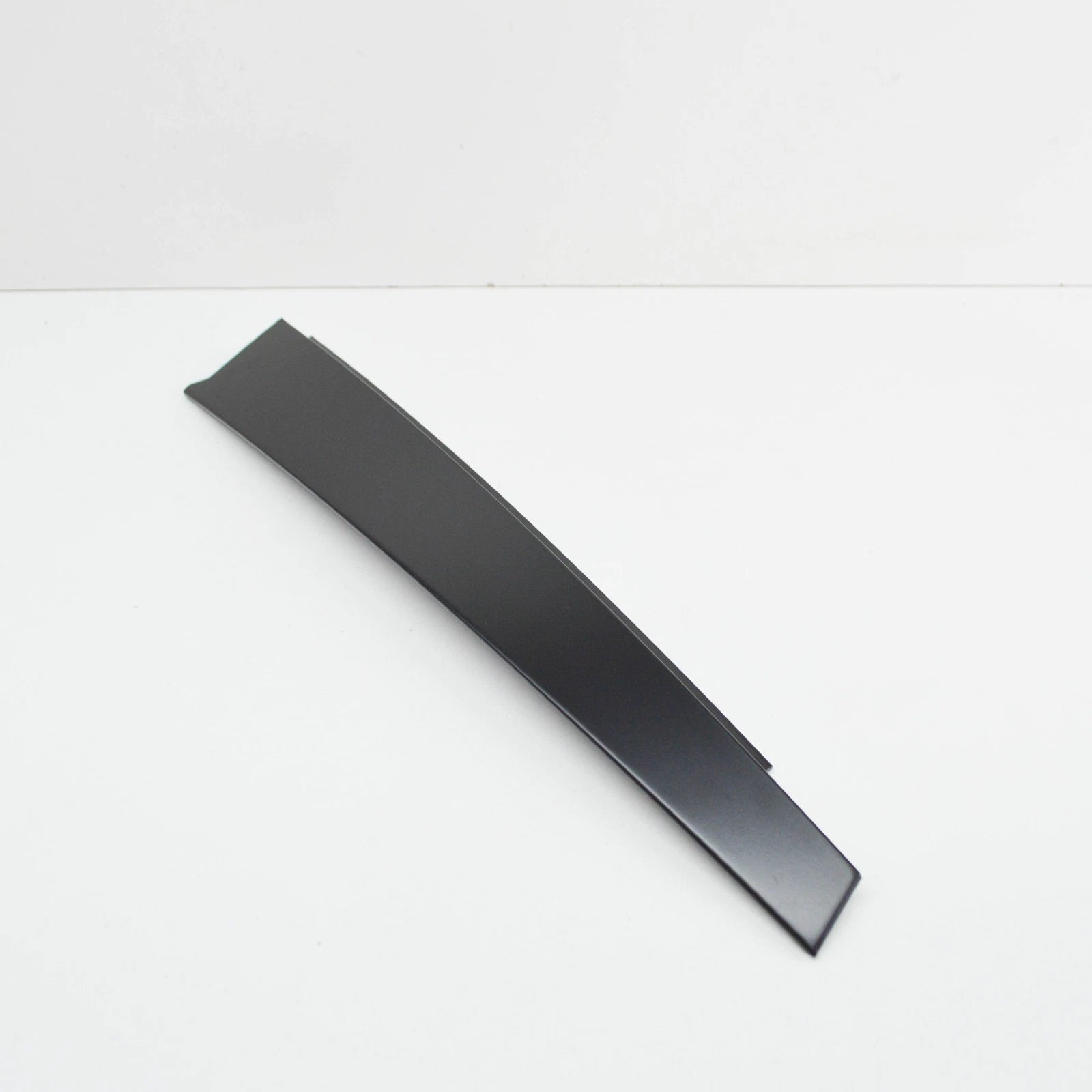 NEW BMW 5 E39 FRONT LEFT COLUMN B MOLDING 51328159871 8159871 ORIGINAL