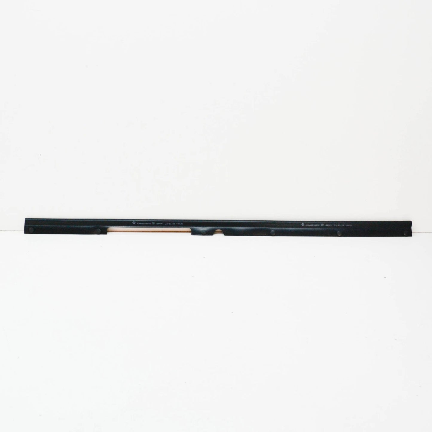 NEW MERCEDES-BENZ C W204 FRONT CENTER HOOD SEAL A2048810098 ORIGINAL