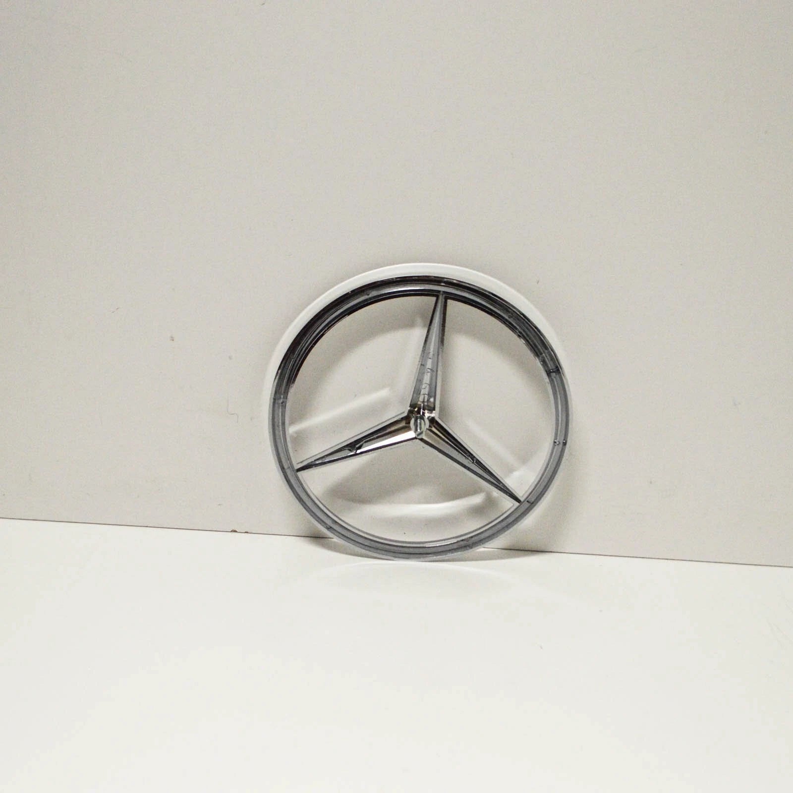 NEW MERCEDES-BENZ G W460 FRONT EMBLEM BADGE A4608880009