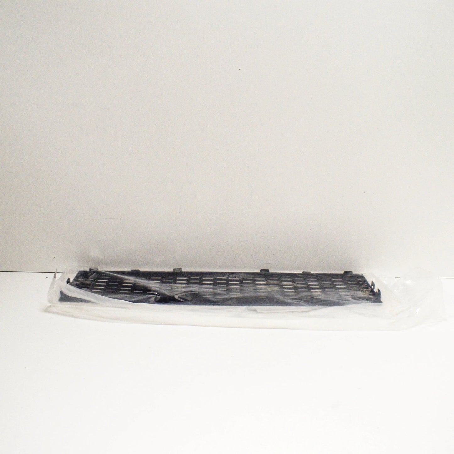 NEW BMW 5 GT F07 FRONT M SPORT BUMPER CENTER GRILLE 51118050020 2015 ORIGINAL