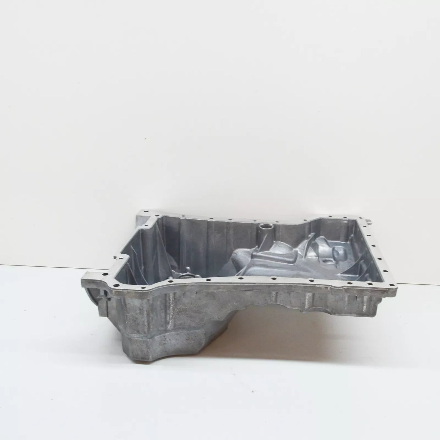 NEW MERCEDES-BENZ C W204 CRANKCASE OIL PAN A2710101013