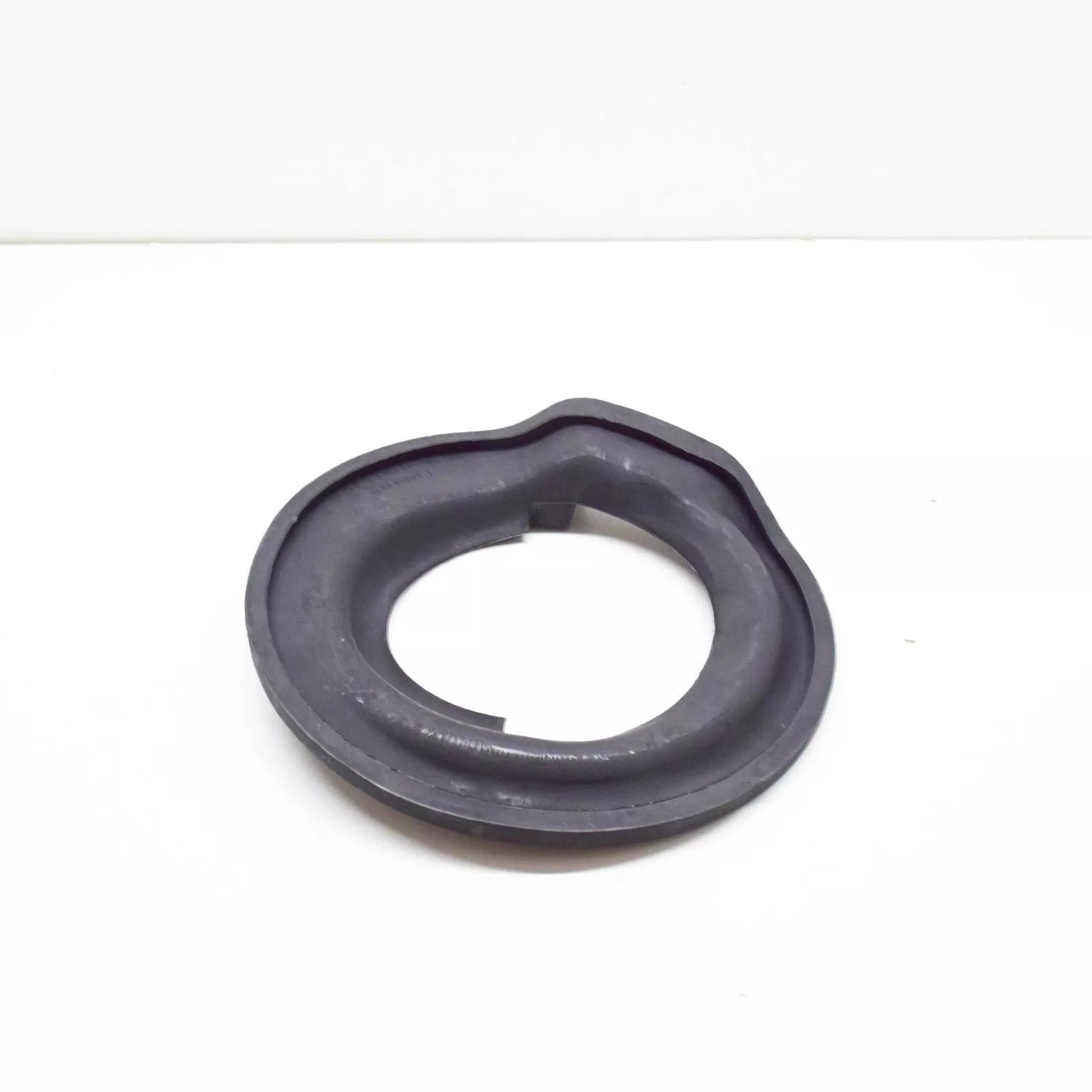 NEW BMW 7 E38 LOWER SPRING PAD 31331094795 1094795 ORIGINAL