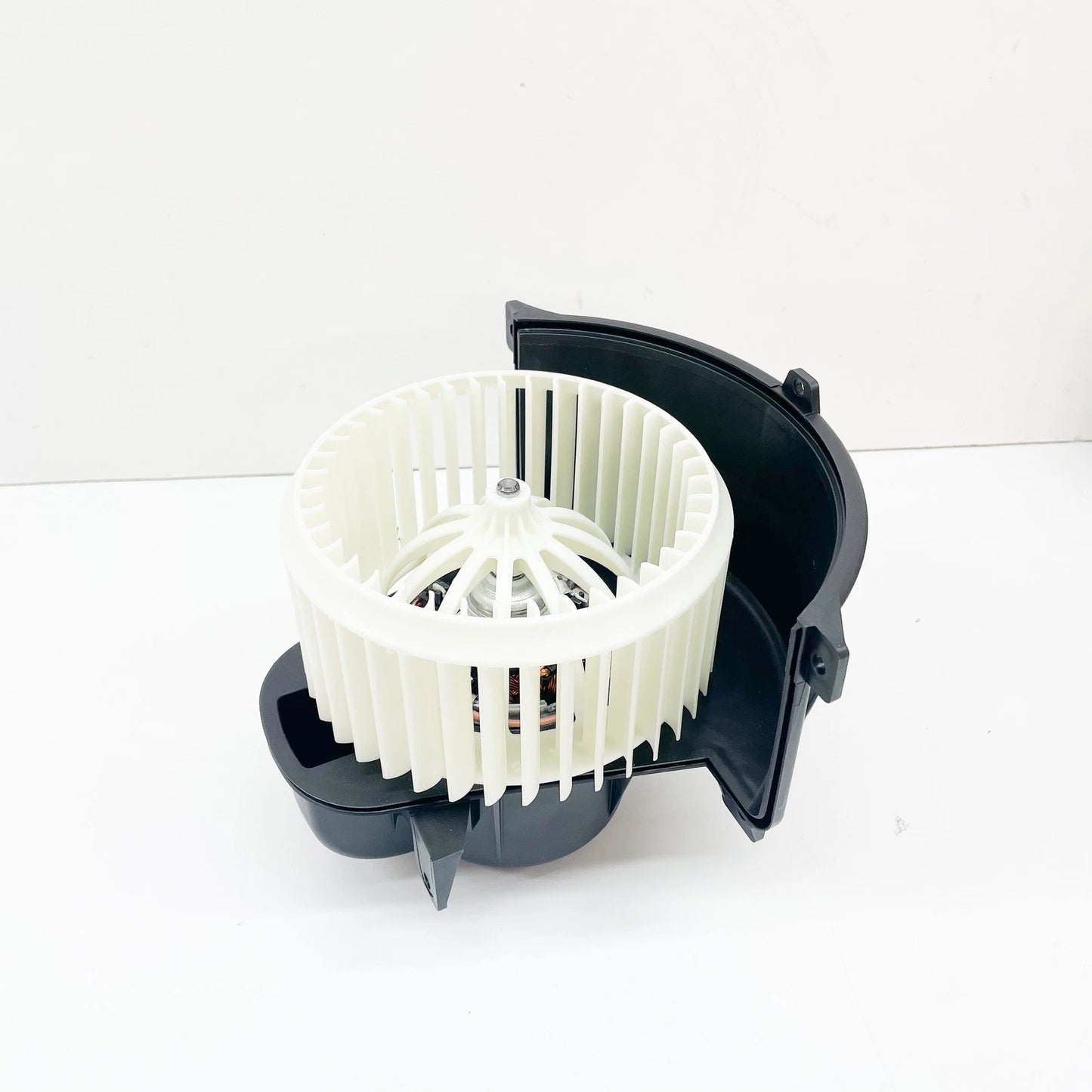 NEW AUDI Q7 4L HEATER BLOWER MOTOR LHD 4L1820021B ORIGINAL