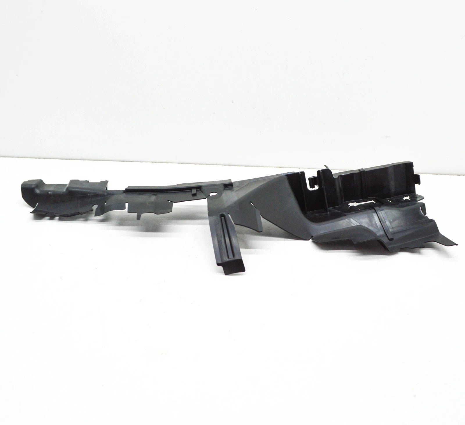 NEW VOLKSWAGEN TIGUAN AD RIGHT RADIATOR AIR GUIDE 5NN121284AP ORIGINAL