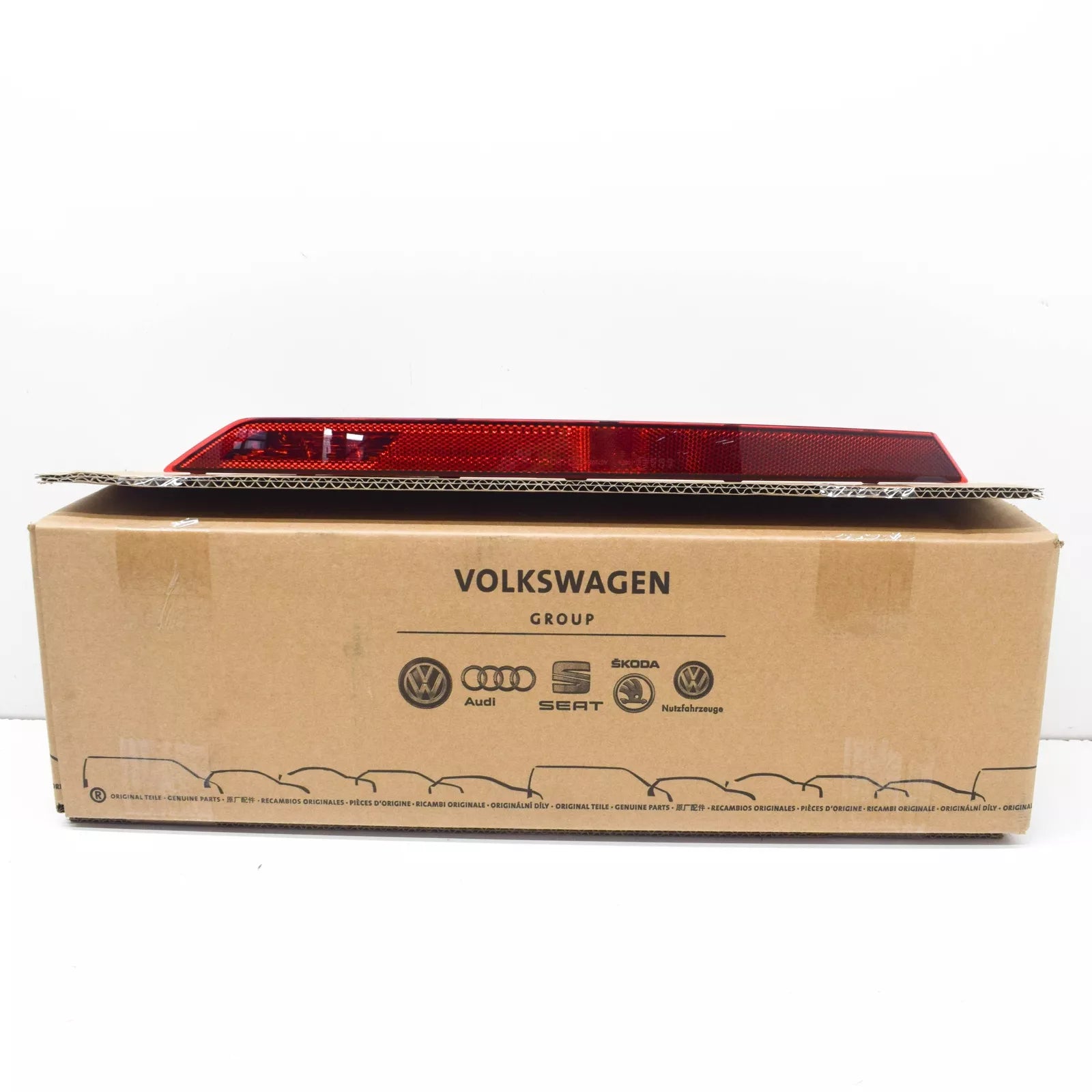 NEW AUDI E-TRON SPORTBACK GEA REAR LEFT FOG LIGHT 4KE945701