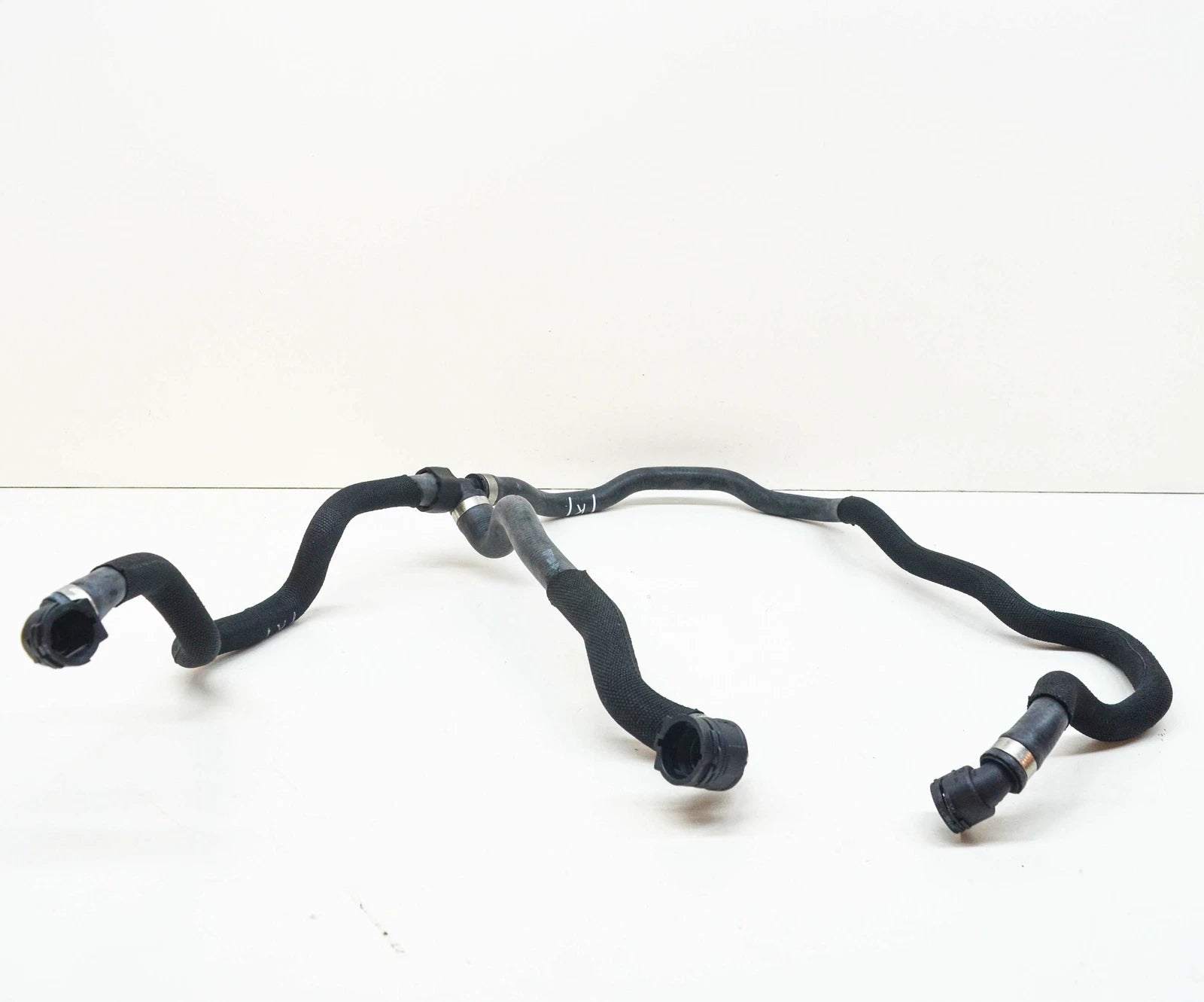 NEW BMW 7 G11 G12 EXTERNAL COOLING RADIATOR LOWER HOSE 17129487613 ORIGINAL