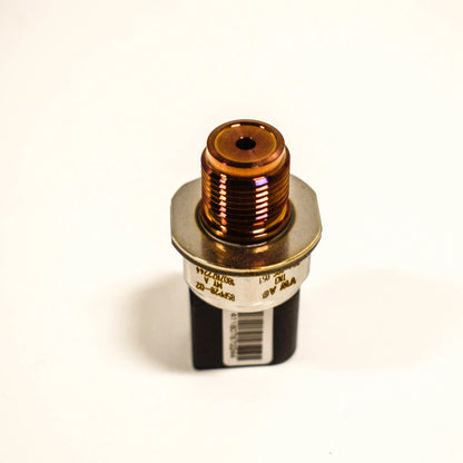 NEW AUDI Q7 4L FUEL RAIL PRESSURE SENSOR 05A906051 2015