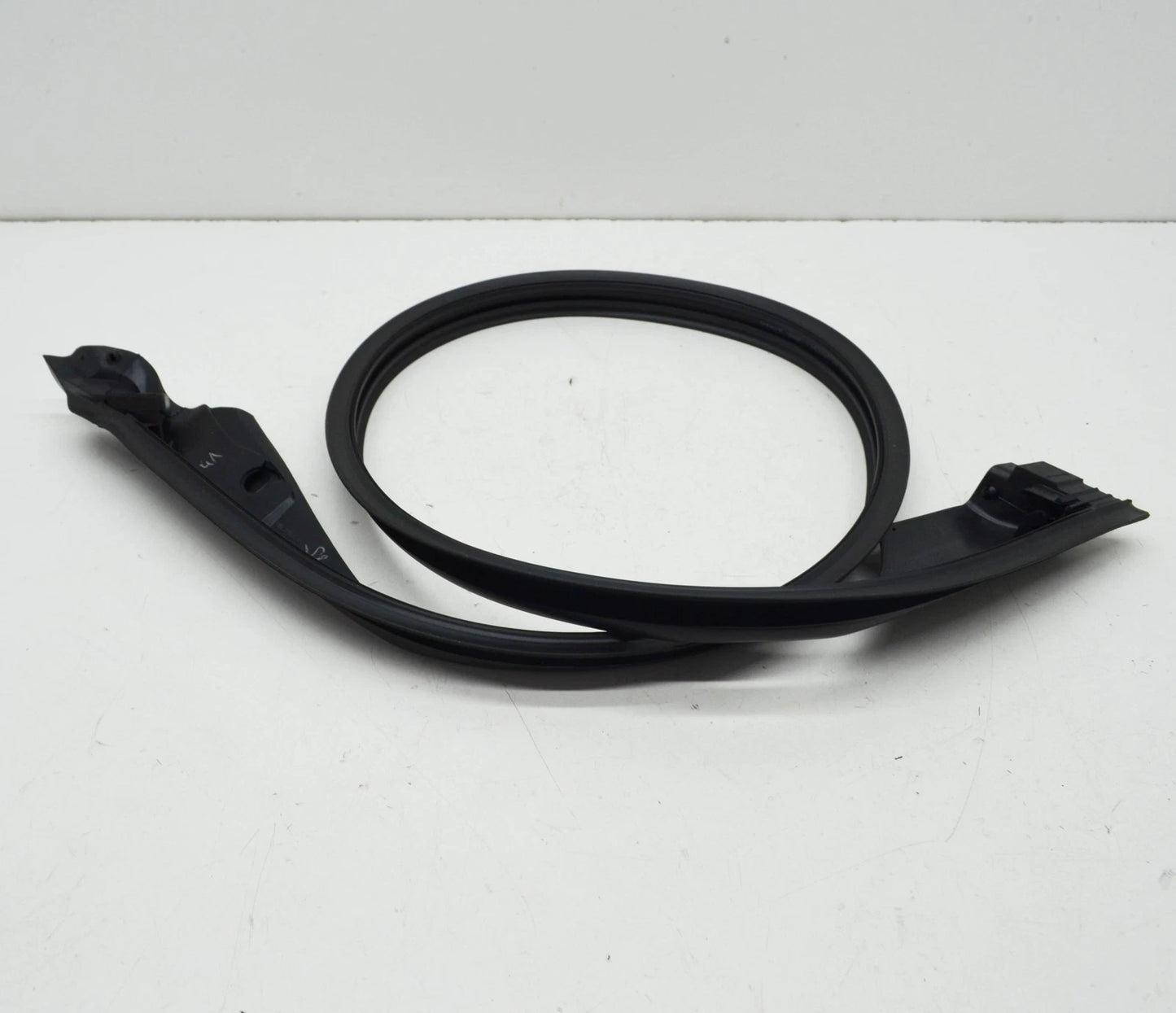 NEW BMW 7 F01 FRONT RIGHT ROOF SEAL 51337178008 ORIGINAL