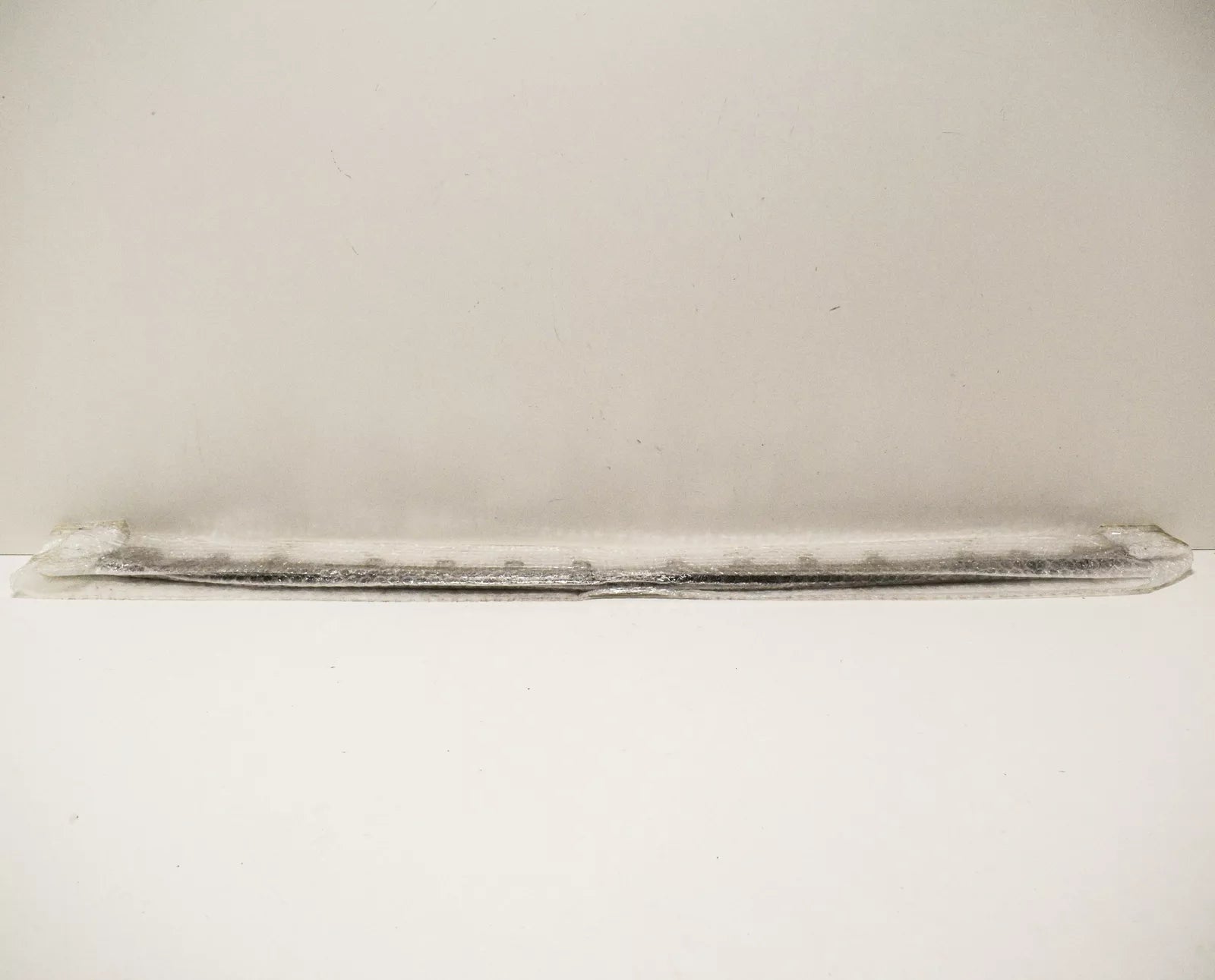 NEW VW PASSAT B7 FRONT BUMPER VENT GRILLE TRIM R-LINE 3AA853101041