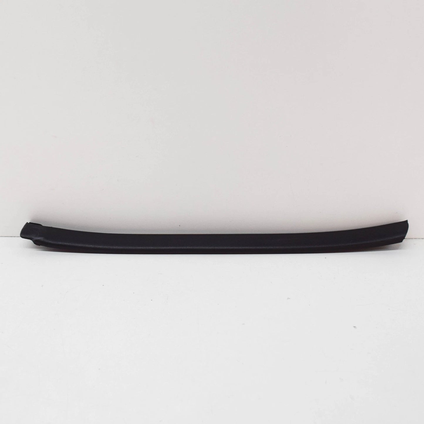 NEW VOLKSWAGEN EOS WINDOW SEAL LEFT SIDE 1Q0837673D ORIGINAL