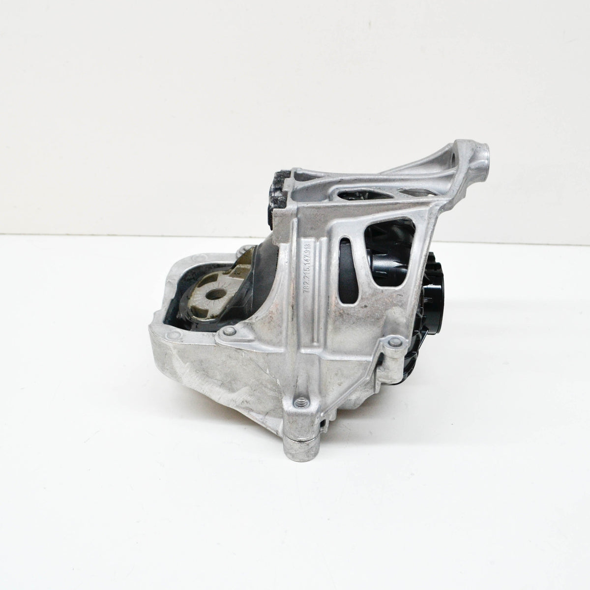 new audi a6 c8 left side engine mount 4m0199371fl original