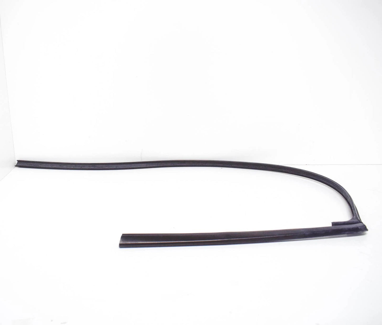 NEW BMW 7 E38 REAL LEFT UPPER WINDOW SEAL 51228157877 8157877 ORIGINAL