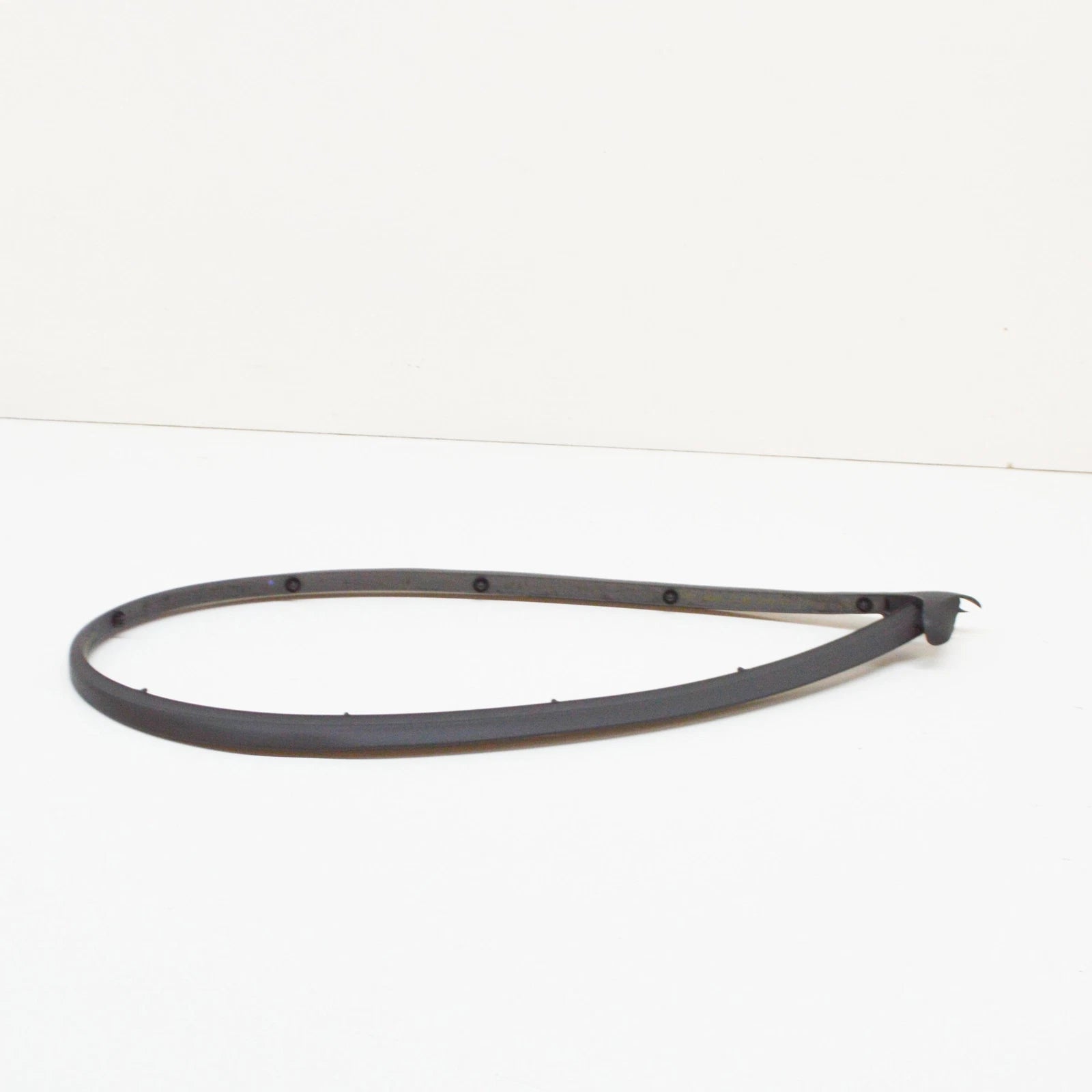 NEW VW GOLF MK5 1K DOOR SEAL OUTER LEFT LOWER W'STRIP 5K4837651B ORIGINAL