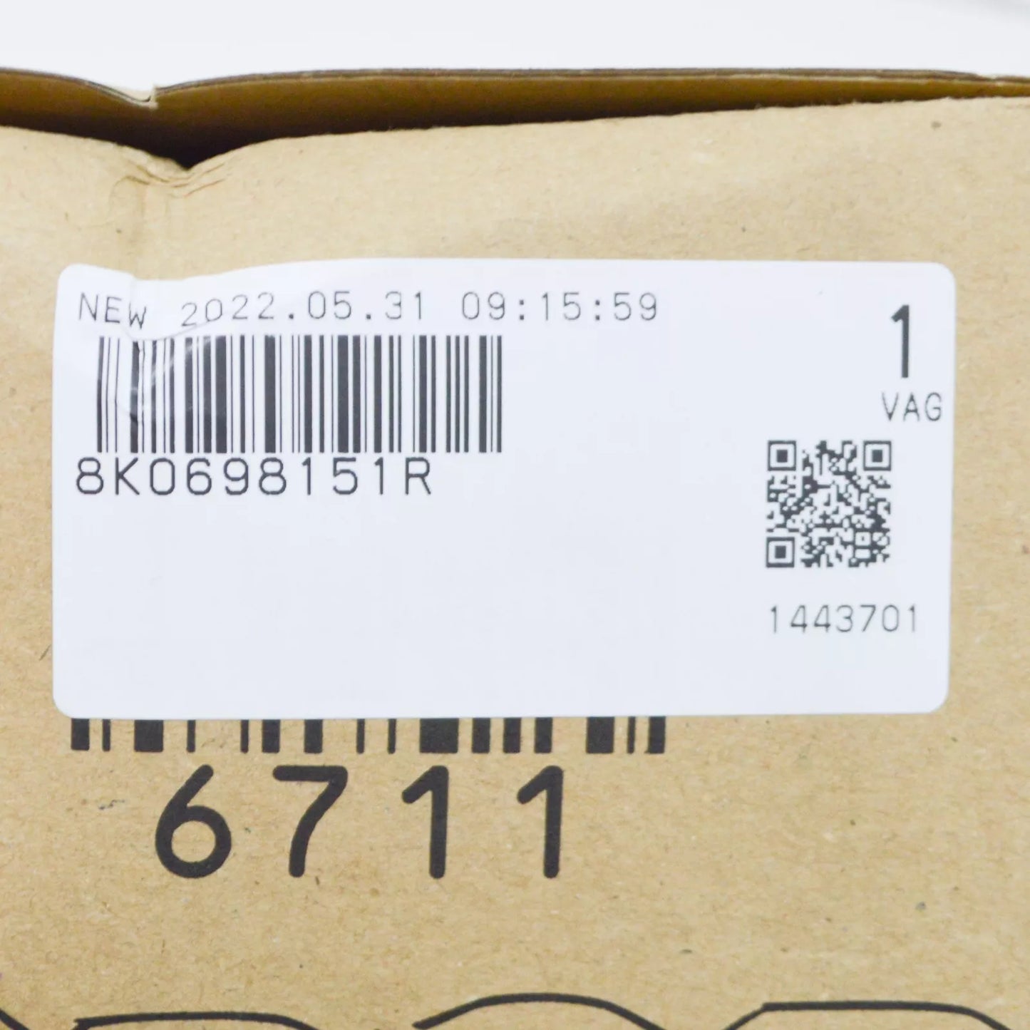 NEW AUDI A5 8T3 FRONT WHEEL BRAKE PAD SET 8K0698151R ORIGINAL