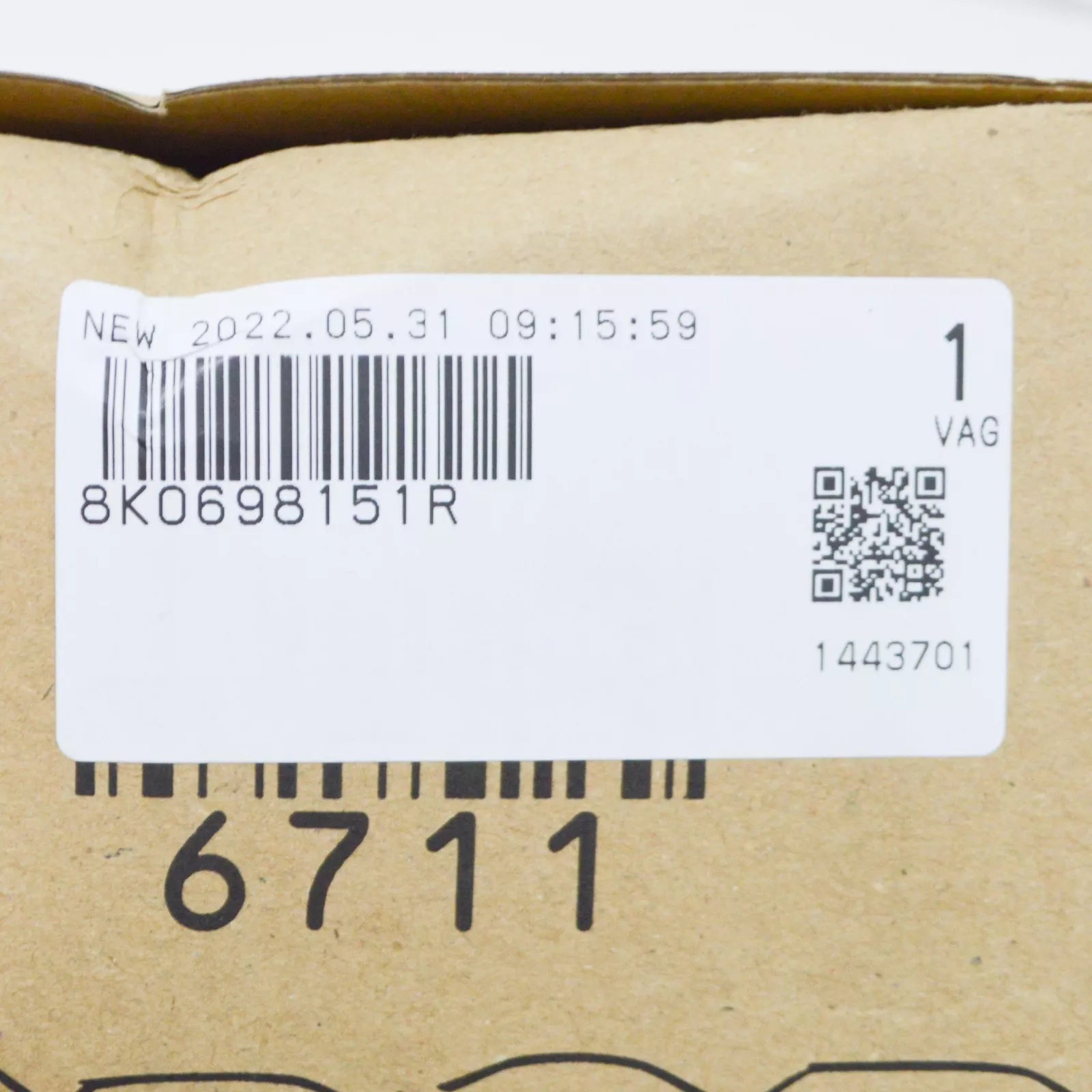 NEW AUDI A5 8T3 FRONT WHEEL BRAKE PAD SET 8K0698151R ORIGINAL