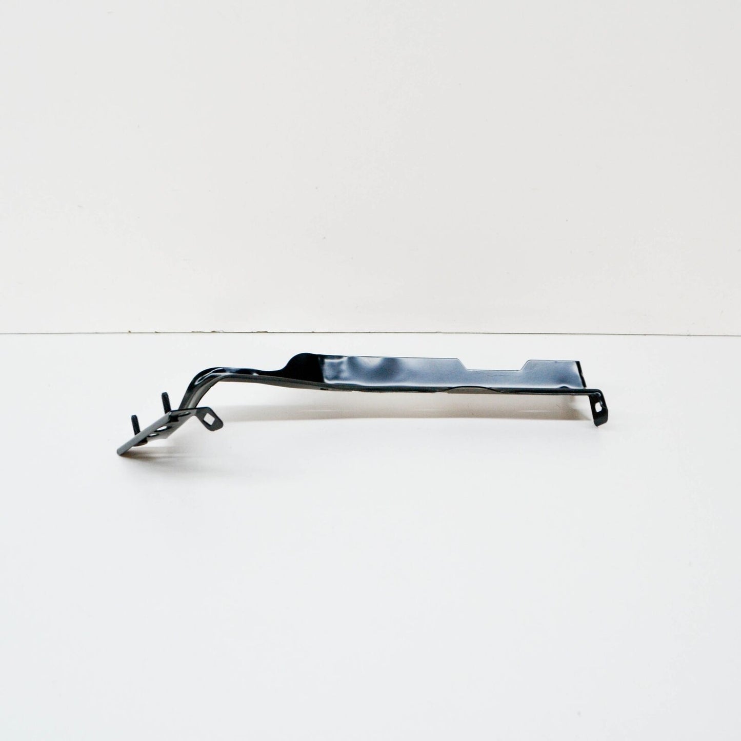 NEW AUDI A4 B8 FRONT LEFT FENDER LOWER BRACE 8K0821135H ORIGINAL