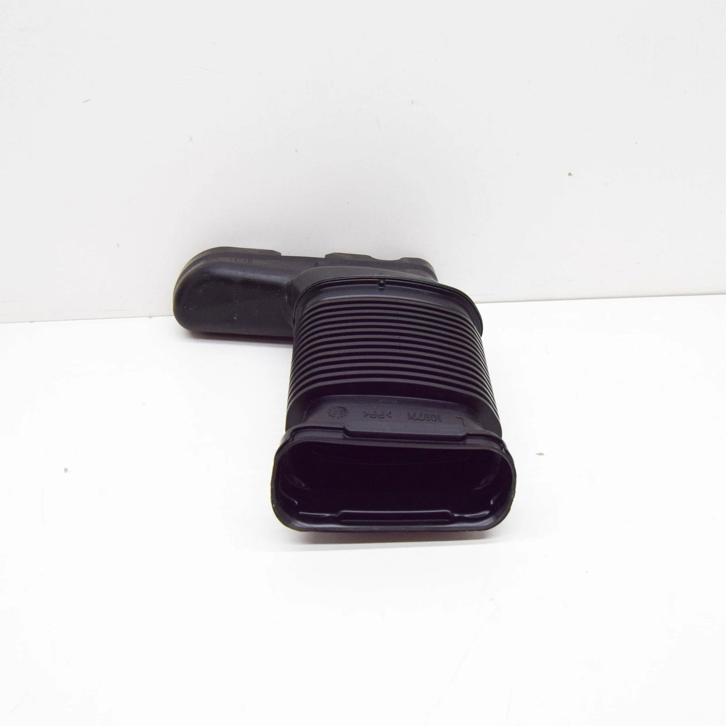 NEW MERCEDES-BENZ E W212 AIR INTAKE HOSE PIPE LEFT A2760900111 ORIGINAL